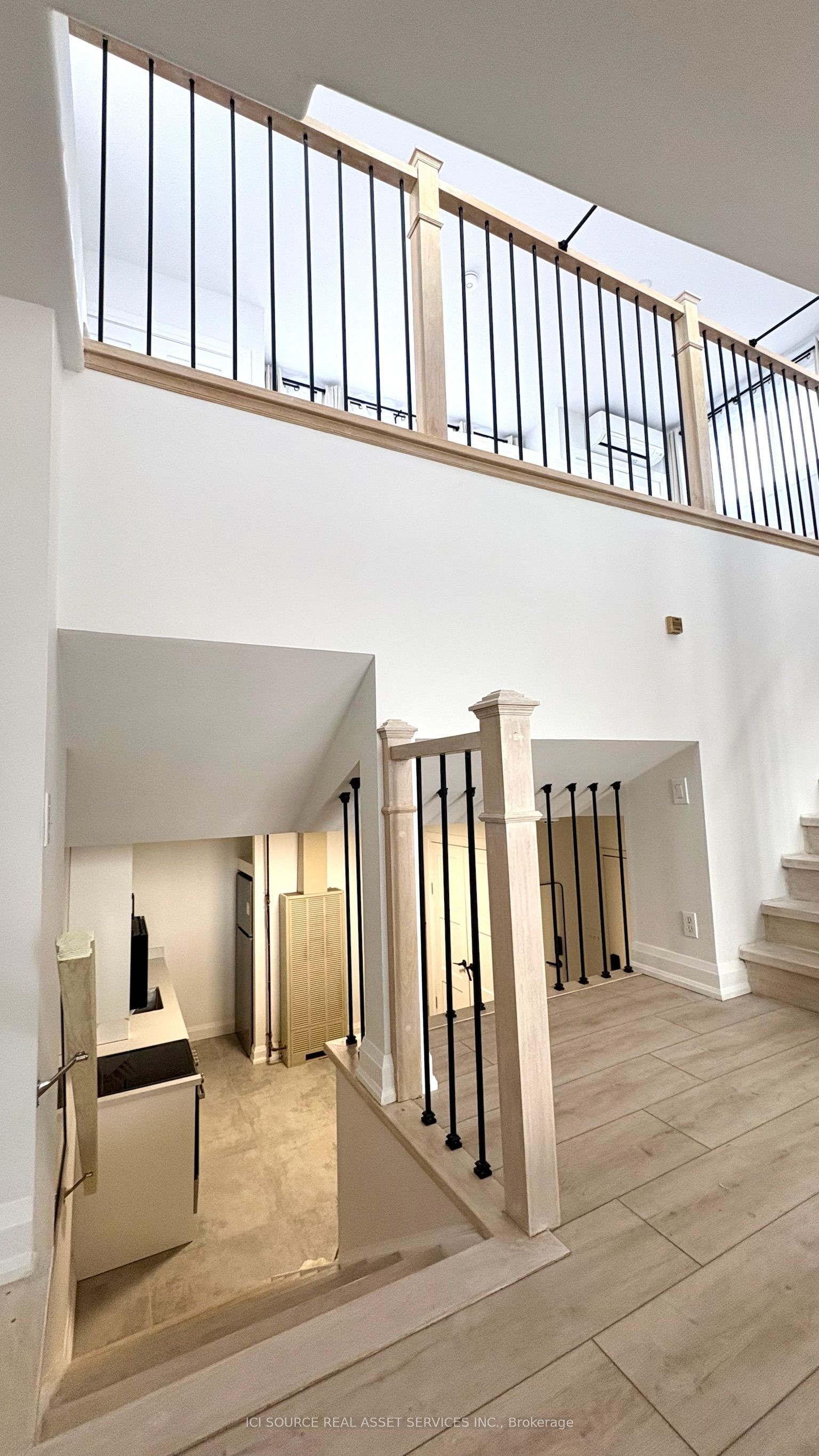 754 Queen Street E 2, Toronto, ON M4M 1H4 photo 4