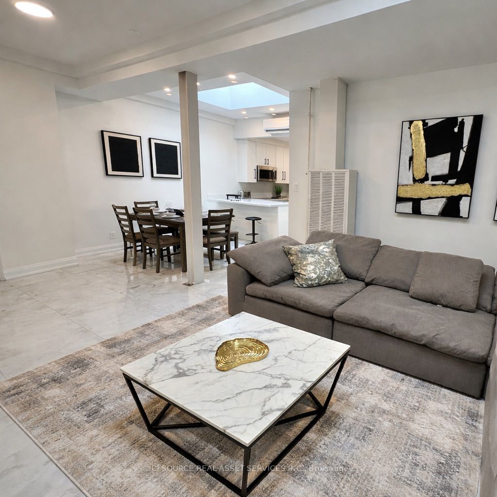 754 Queen Street E 3, Toronto, ON M4M 1H4