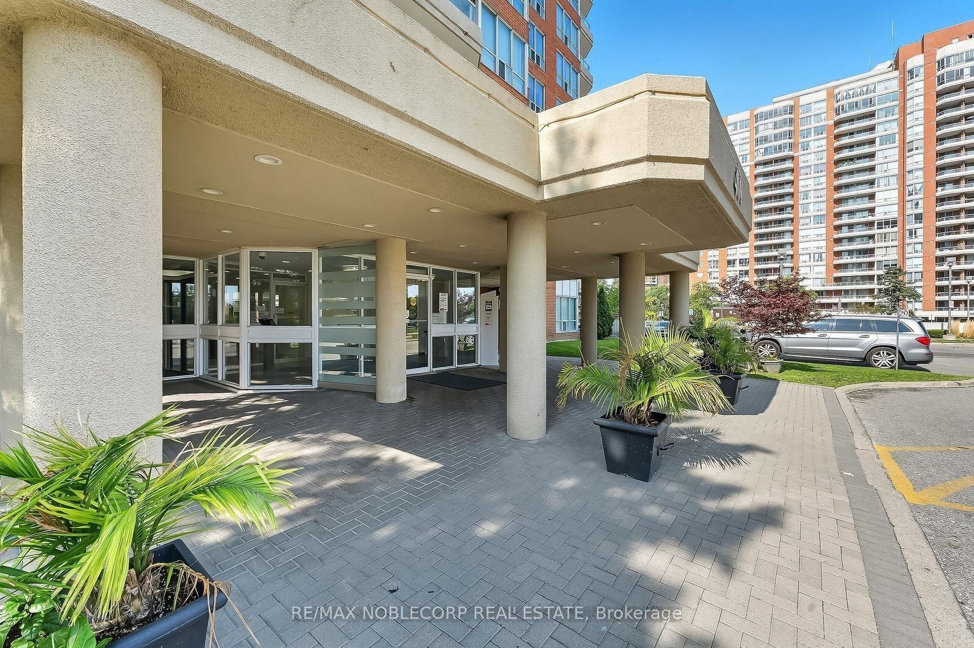 400 Mclevin Avenue 1603, Toronto, ON M1B 5J4 photo 2