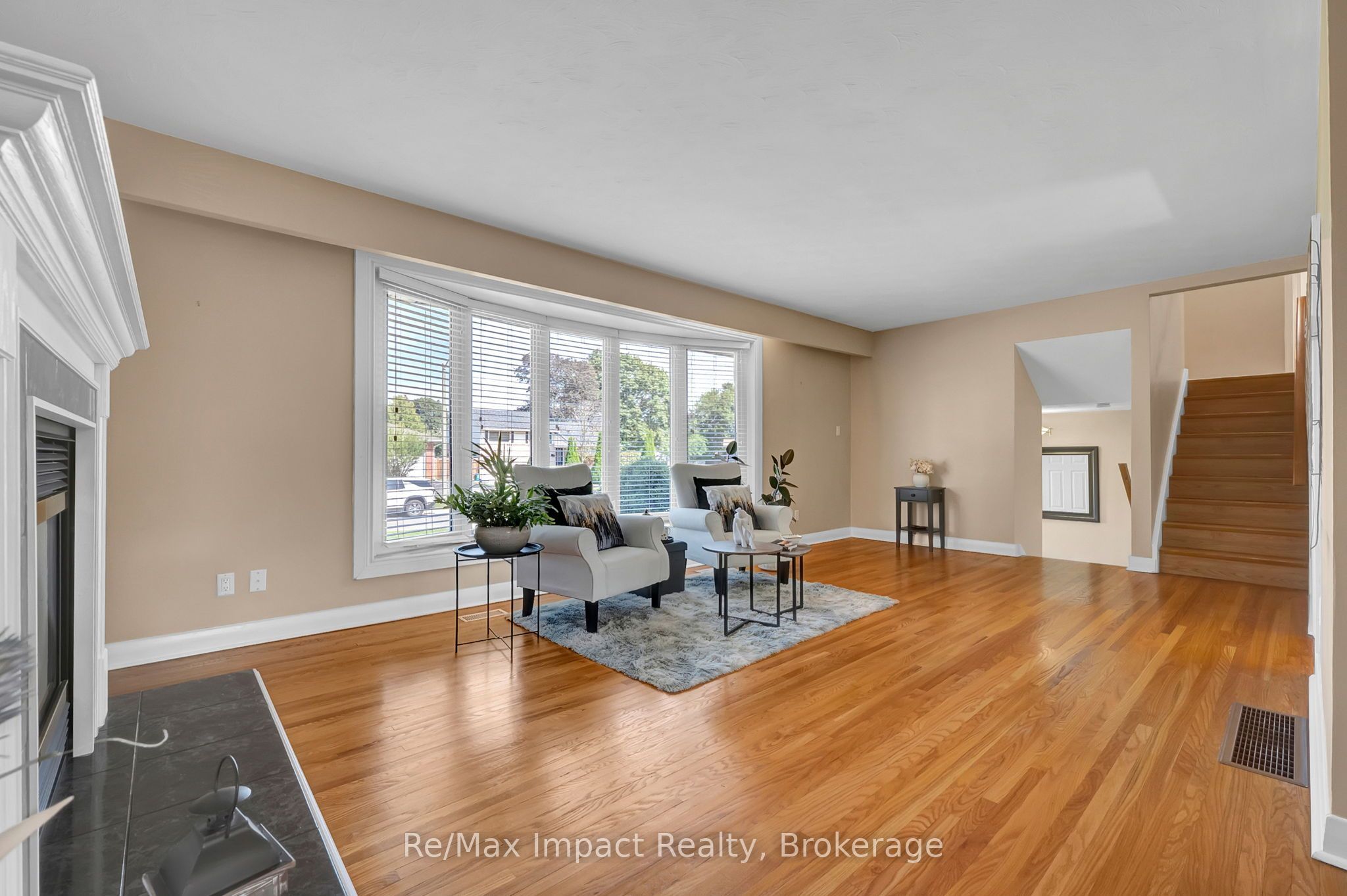702 Westdale Court, Oshawa, ON L1J 5B5 photo 5