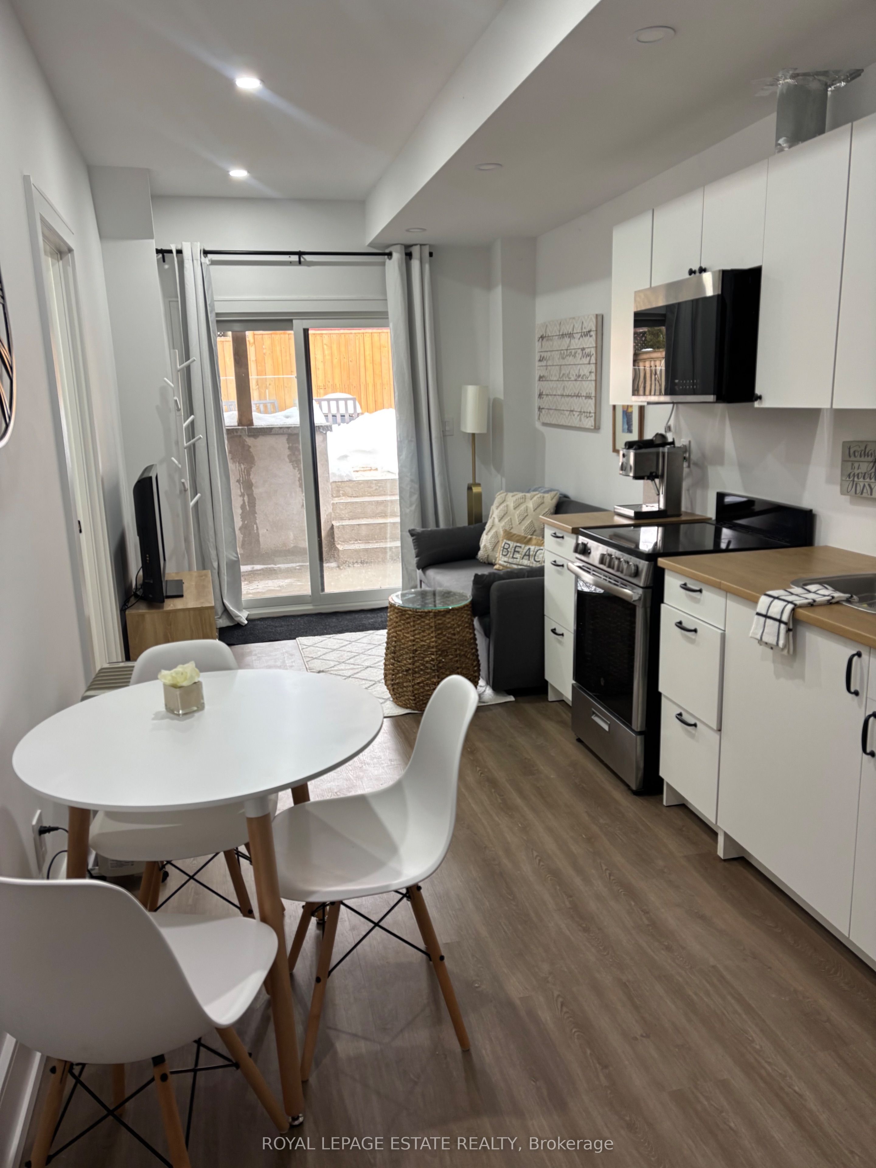 150 Warden Avenue, Toronto, ON M1N 2Z4 photo 2