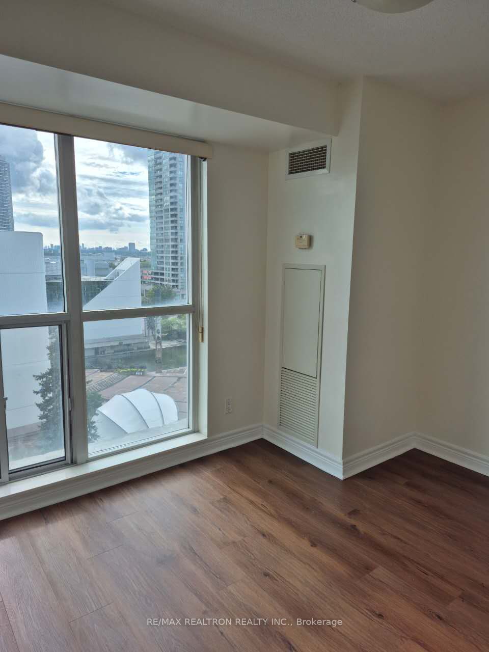 60 Town Centre Court 909, Toronto, ON M1P 0B1 photo 5