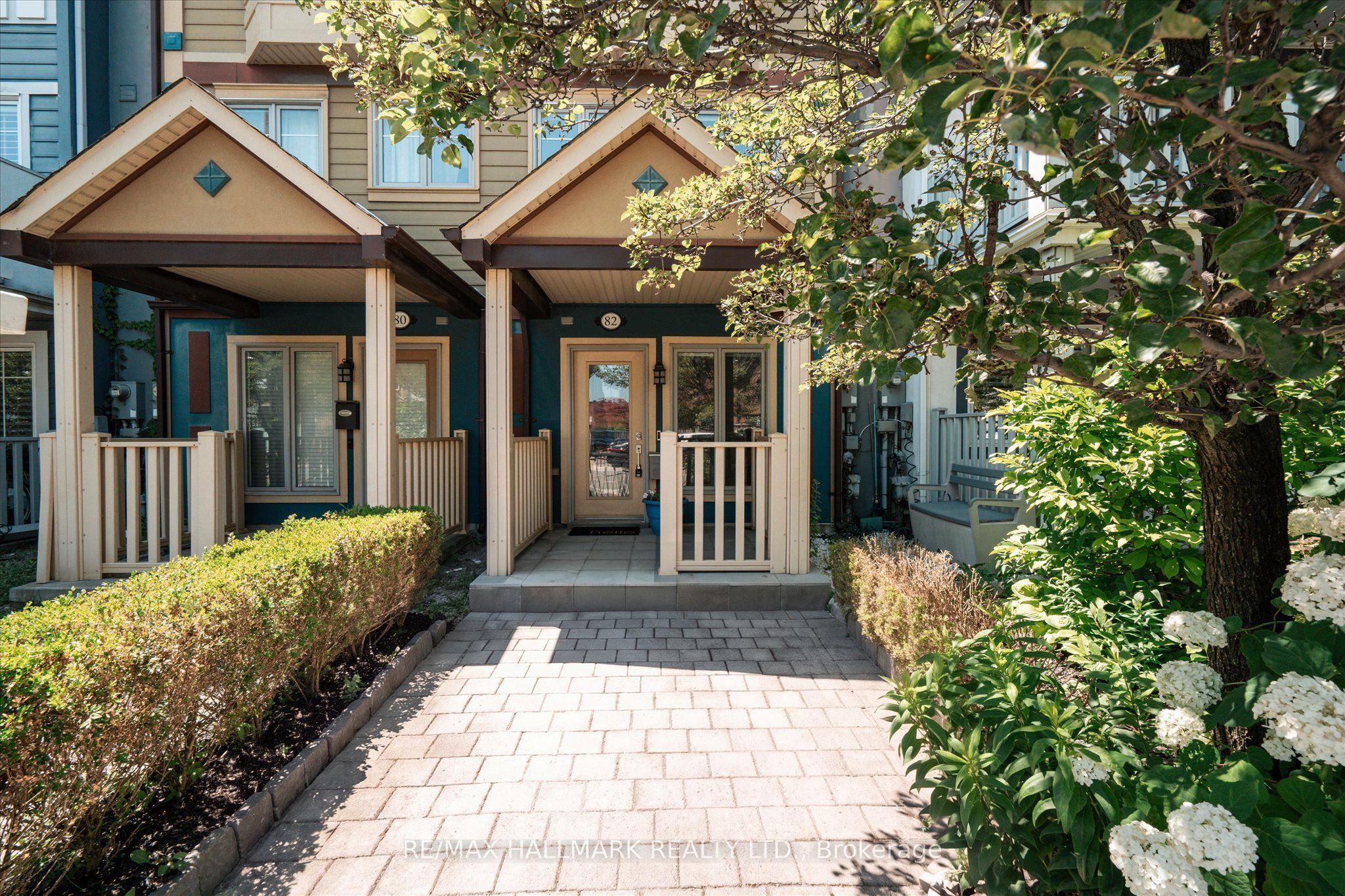 82 Woodbine Avenue, Toronto, ON M4L 2A2 photo 3