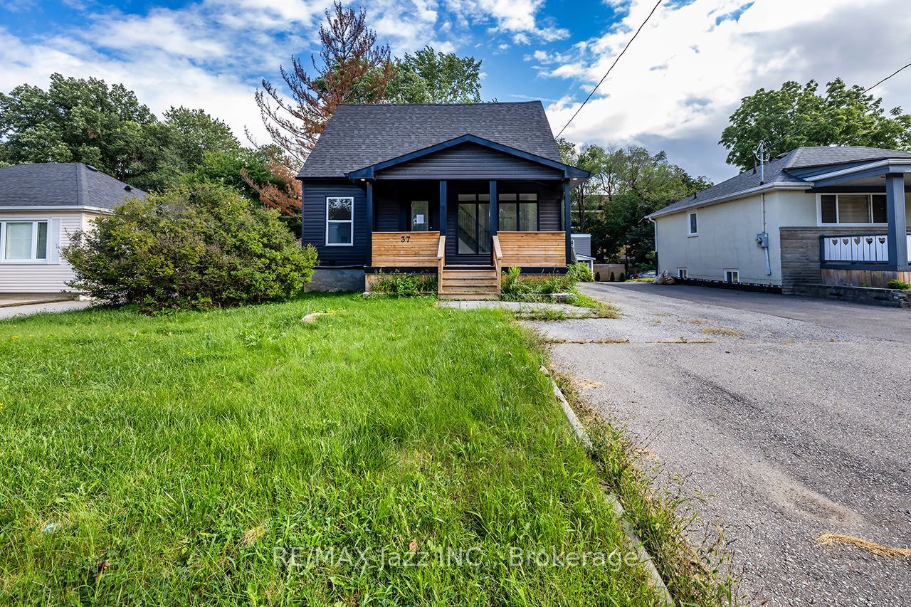 37 Lincoln Street, Ajax, ON L1S 6C4 photo 2