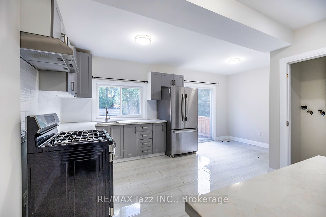 37 Lincoln Street, Ajax, ON L1S 6C4 photo 5