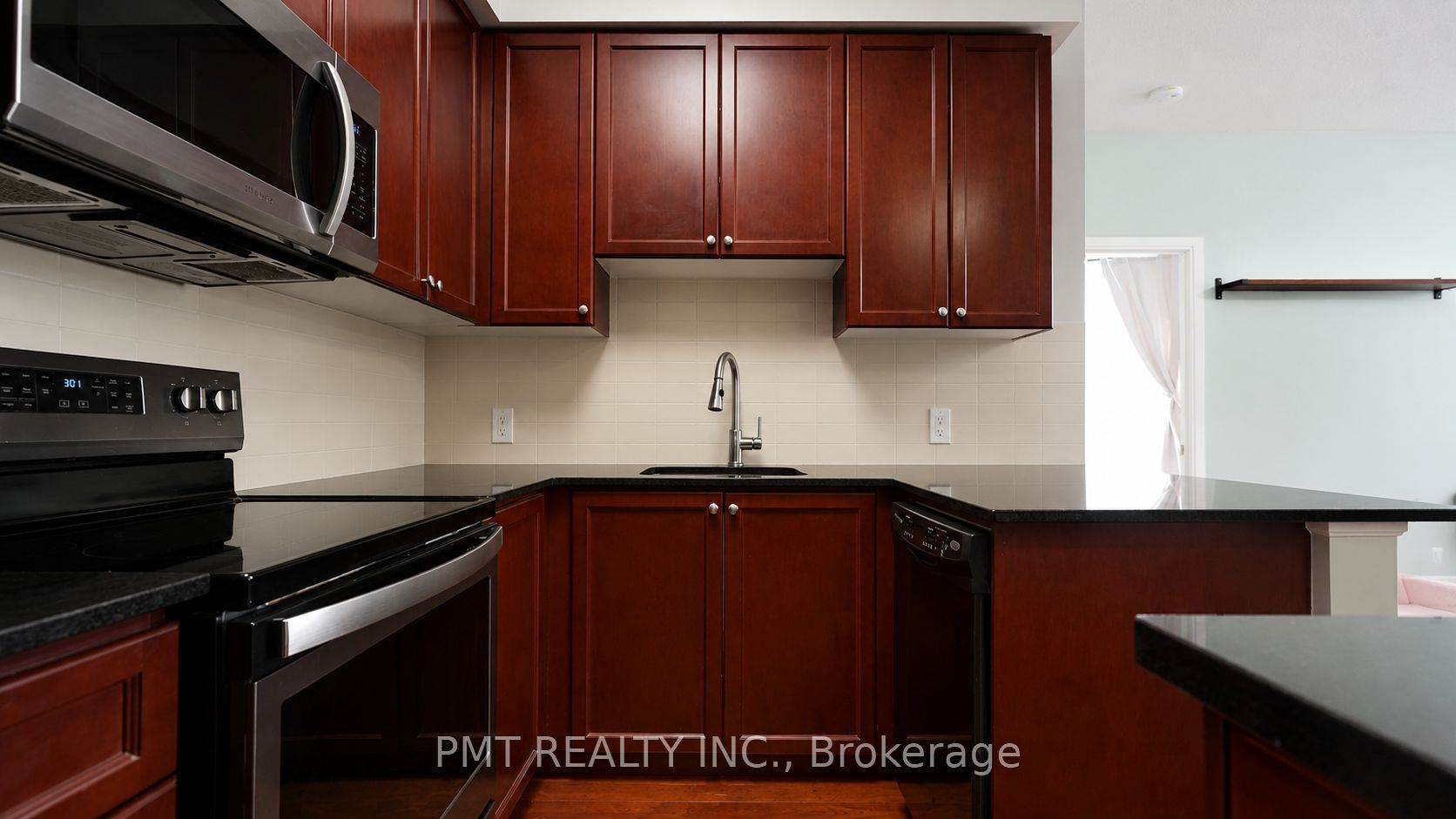 125 Village Green Square 309, Toronto, ON M1S 0G3 photo 5