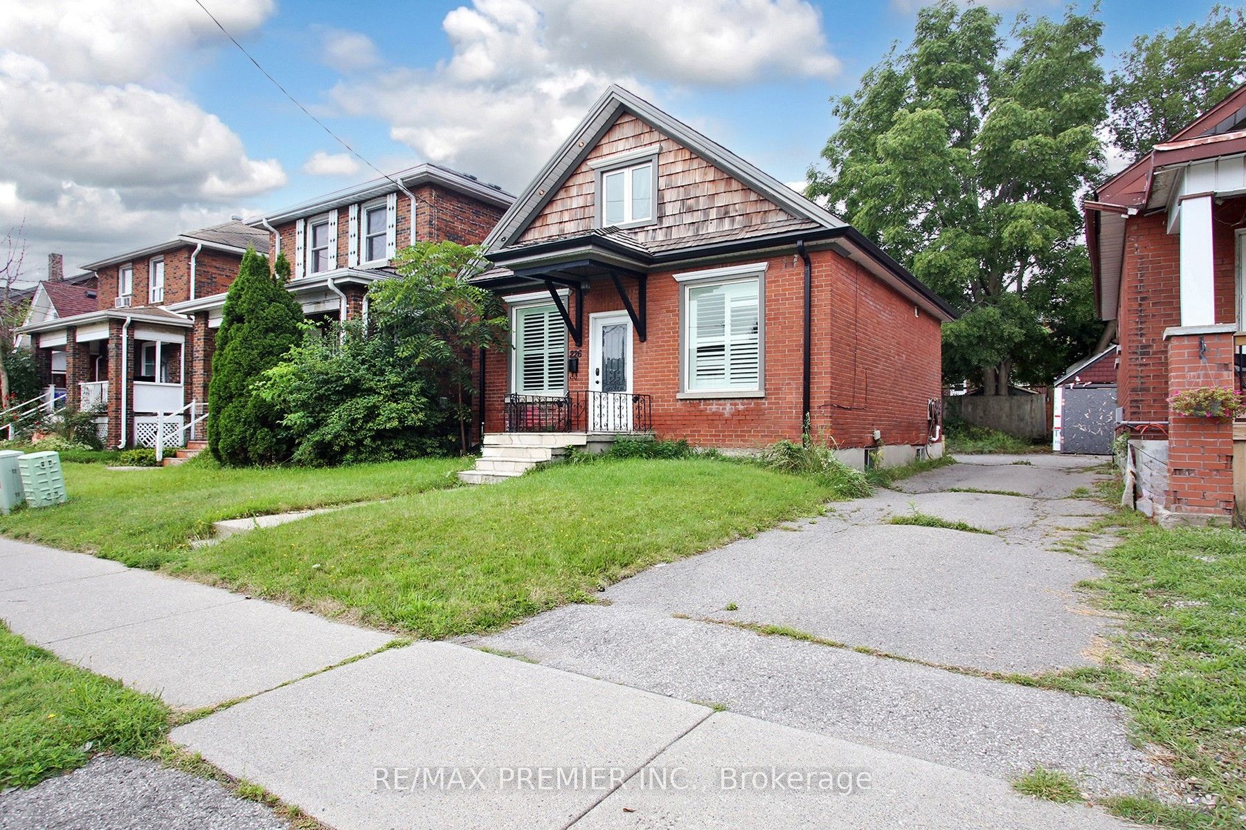 226 Ritson Road S, Oshawa, ON L1H 5H7 photo 2