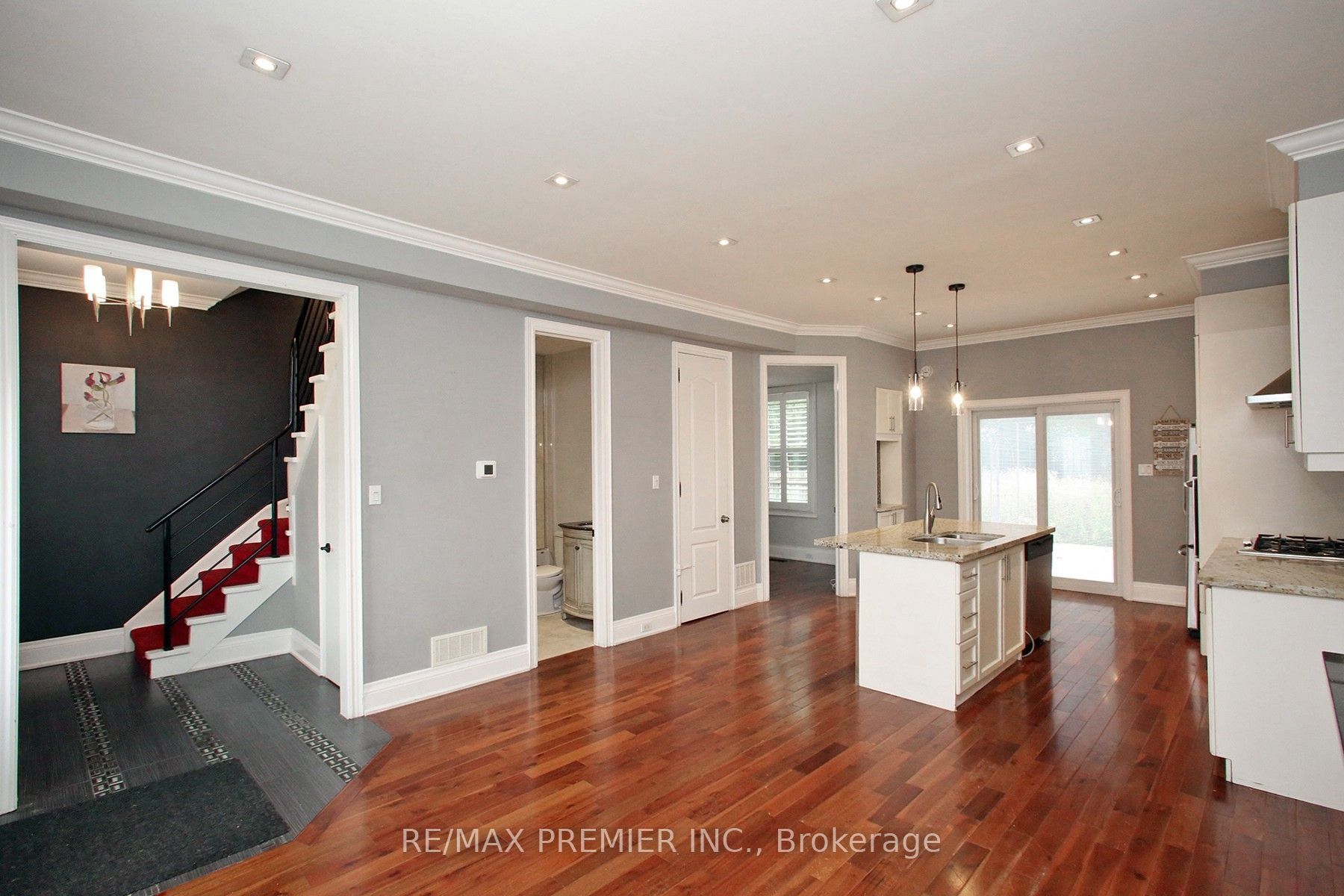 226 Ritson Road S, Oshawa, ON L1H 5H7 photo 3