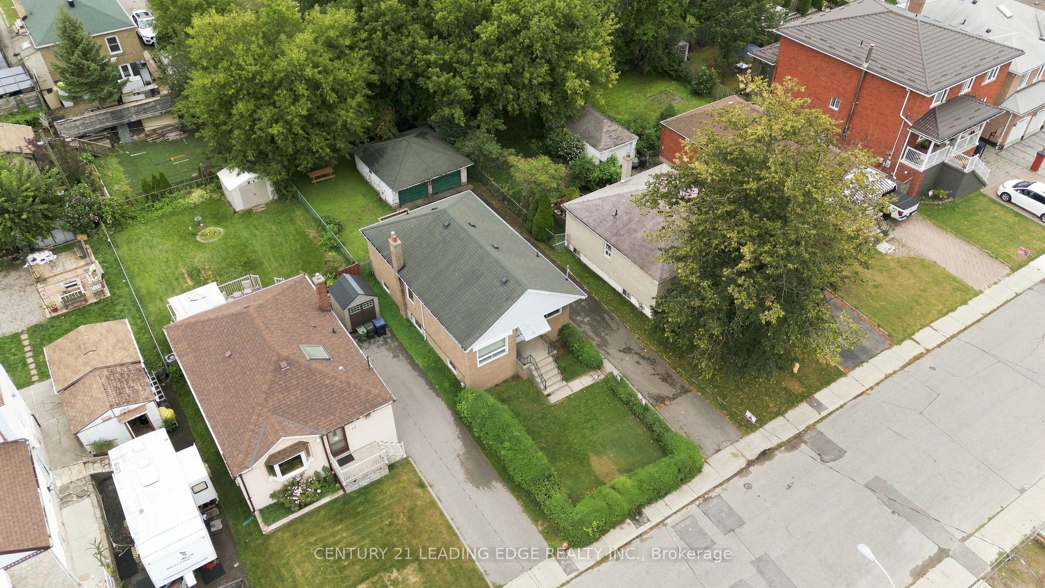 67 Pitt Avenue, Toronto, ON M1L 2R3 photo 2