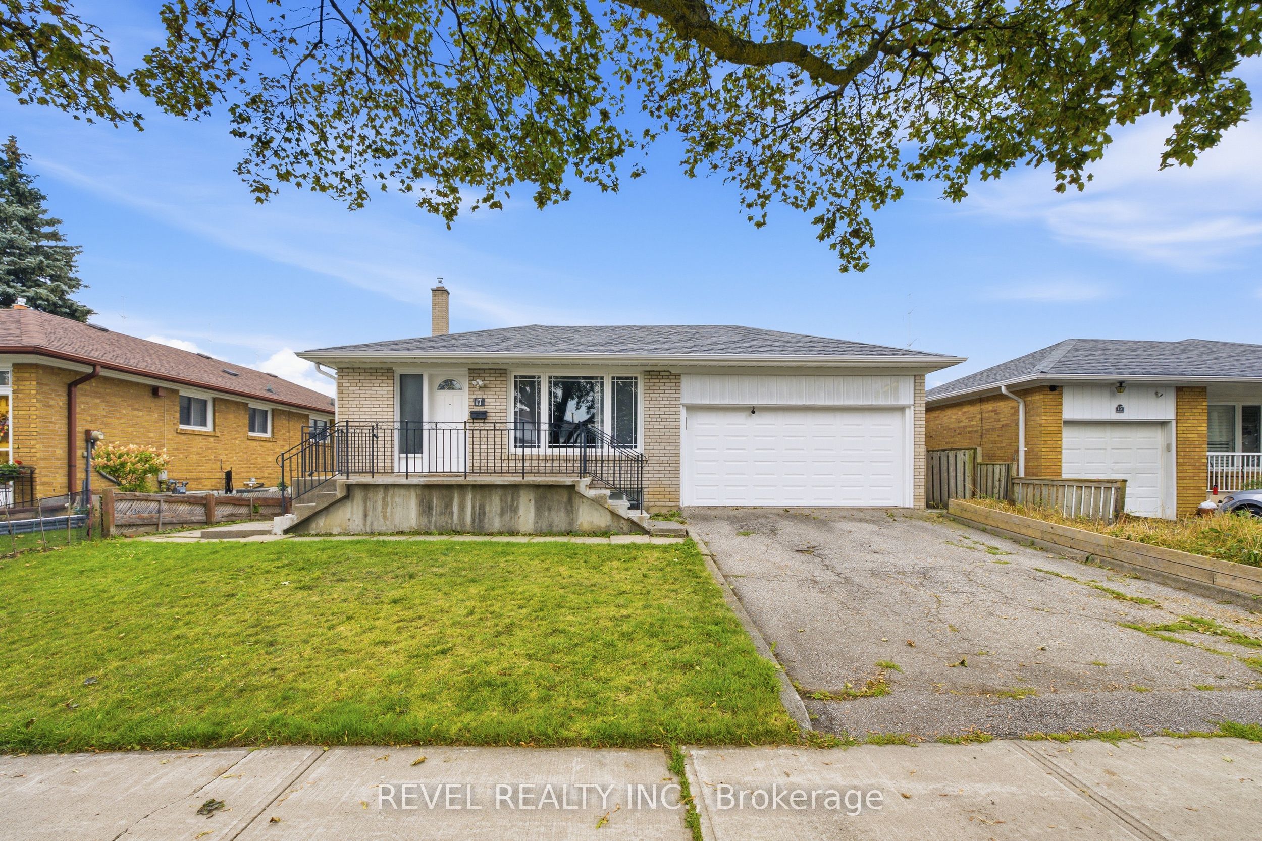 17 Amberjack Boulevard, Toronto, ON M1H 2J2