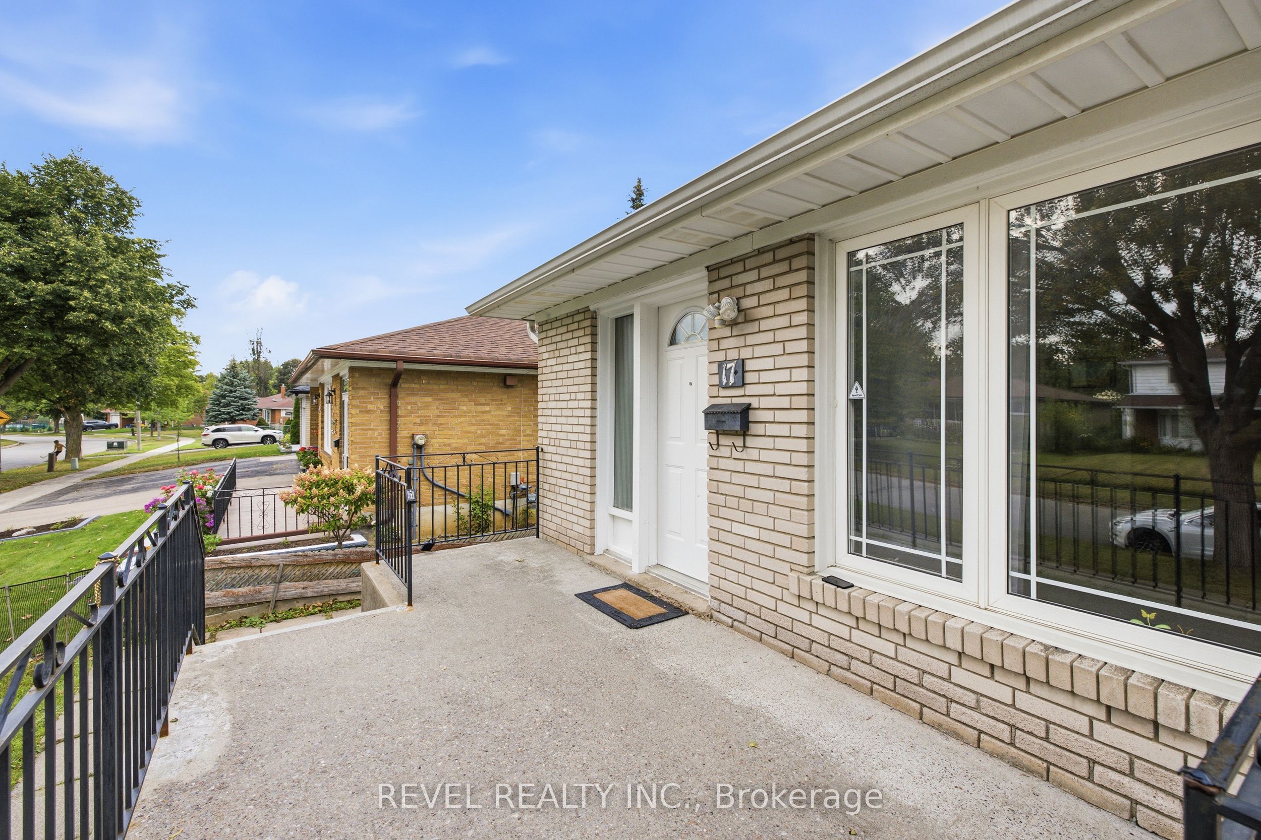 17 Amberjack Boulevard, Toronto, ON M1H 2J2 photo 4