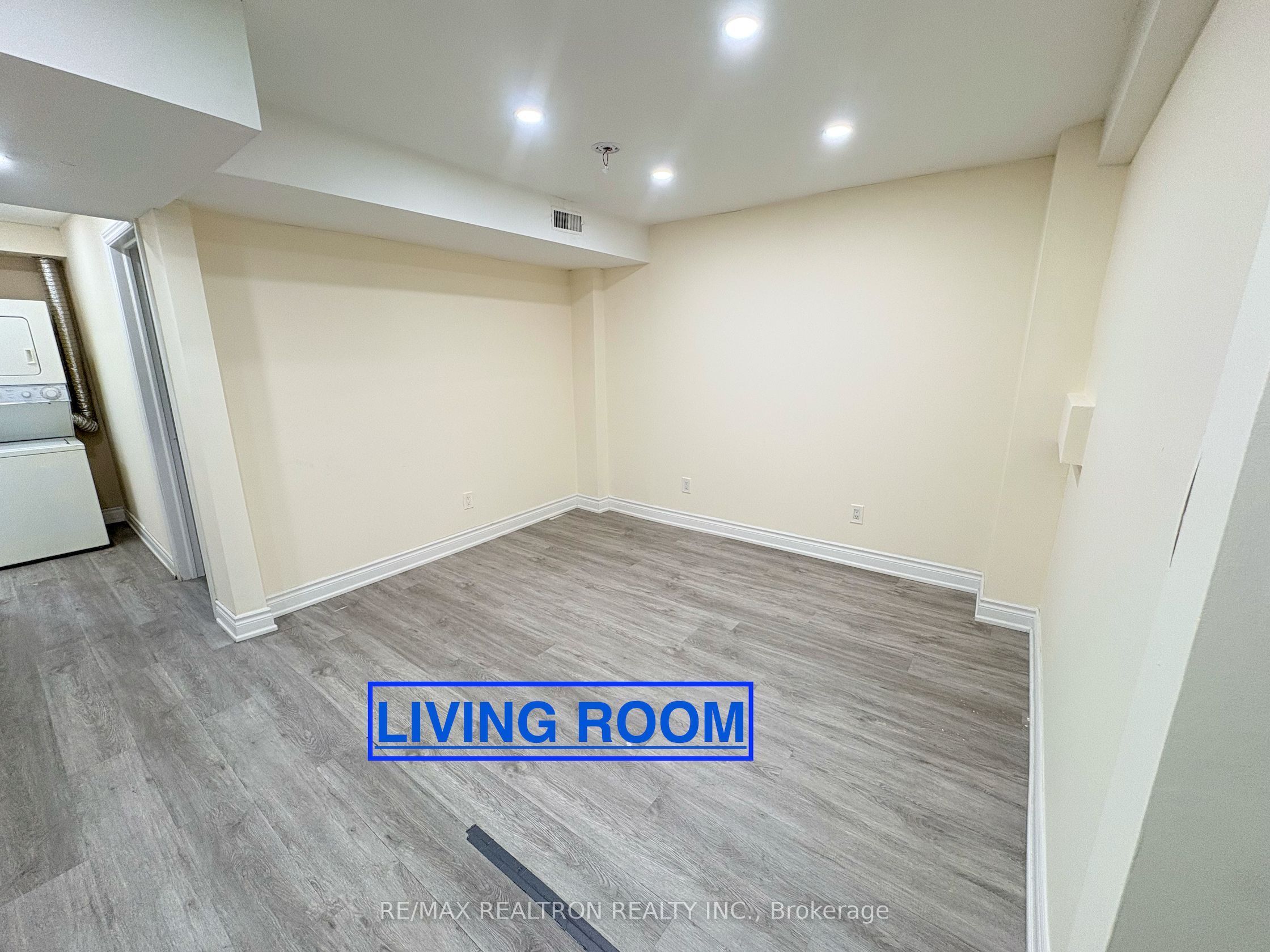 39 Epps Crescent Bsmt, Ajax, ON L1Z 1G2 photo 5