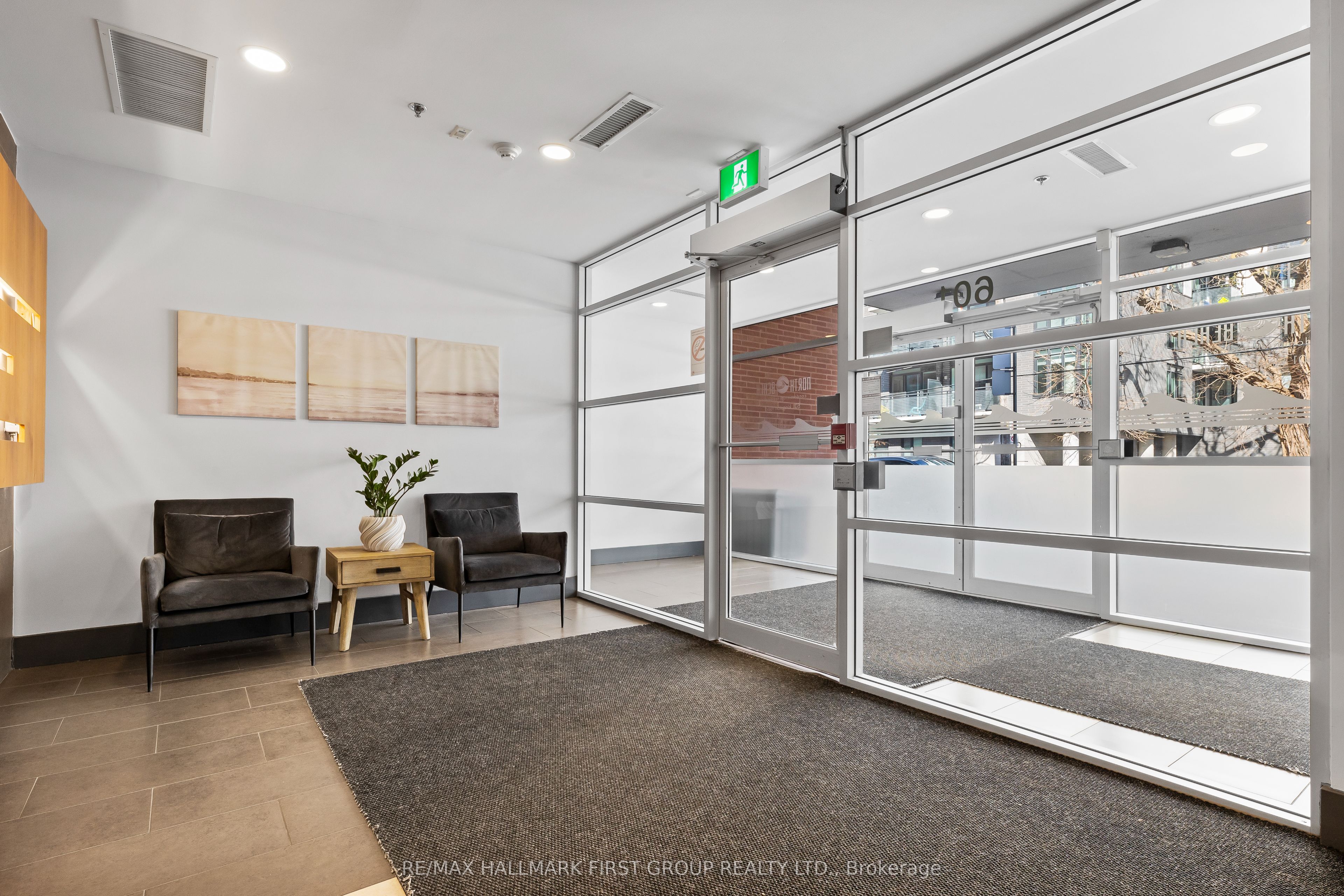 601 Kingston Road 214, Toronto, ON M4E 3Y2 photo 4