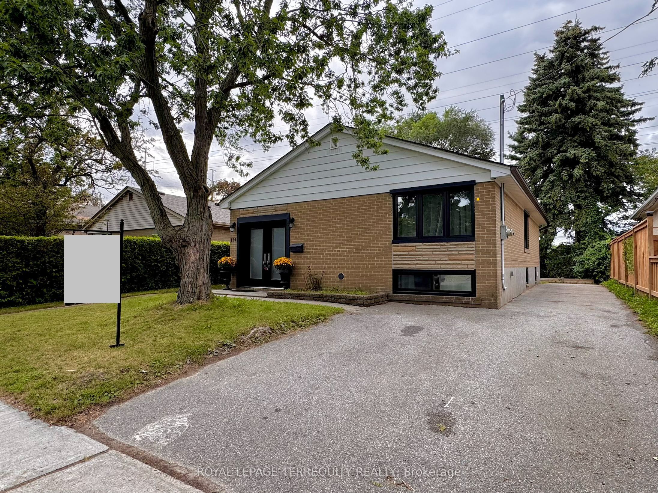 154 Sedgemount Drive, Toronto, ON M1H 1Y2 photo 2