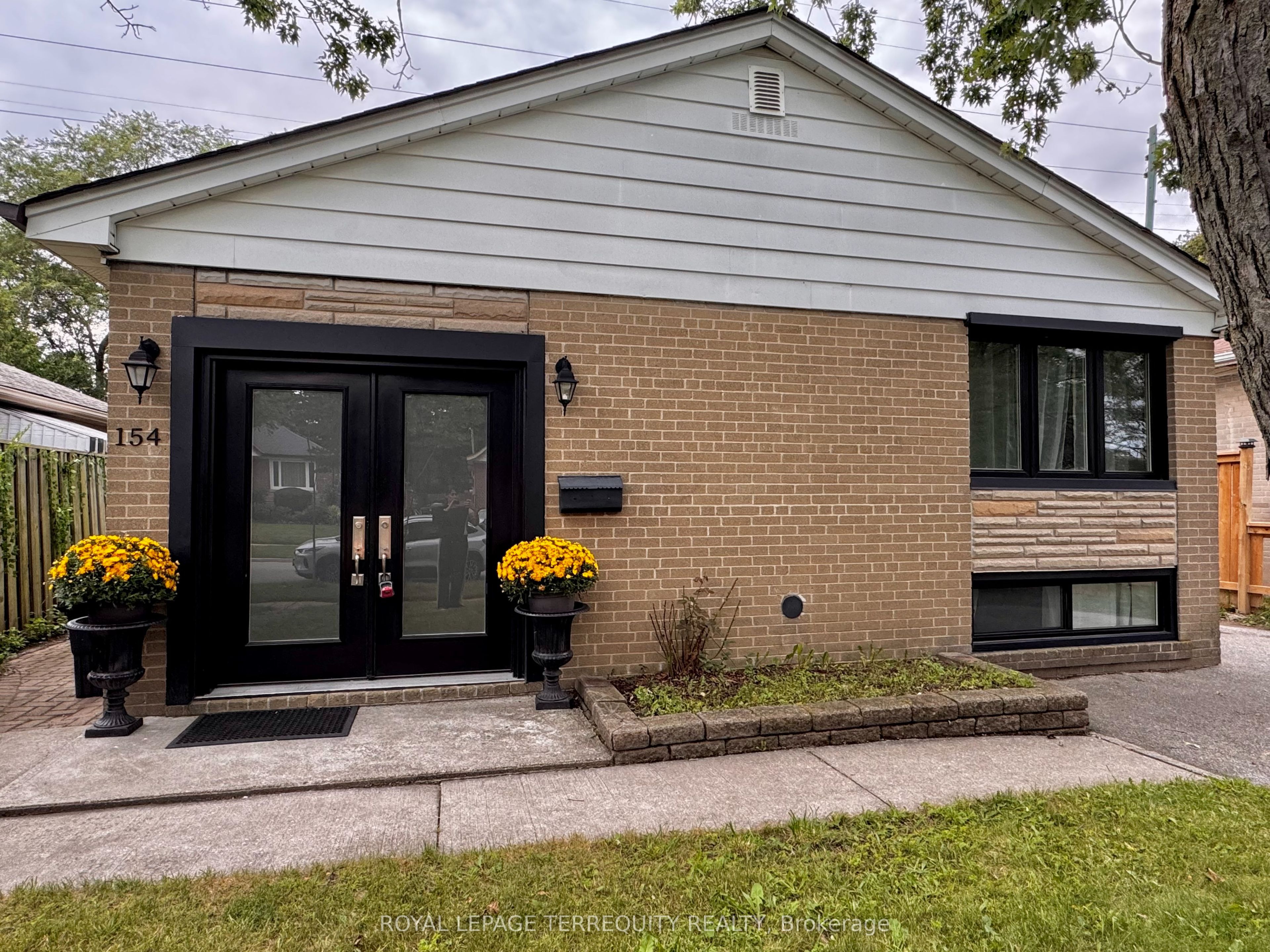 154 Sedgemount Drive, Toronto, ON M1H 1Y2 photo 3