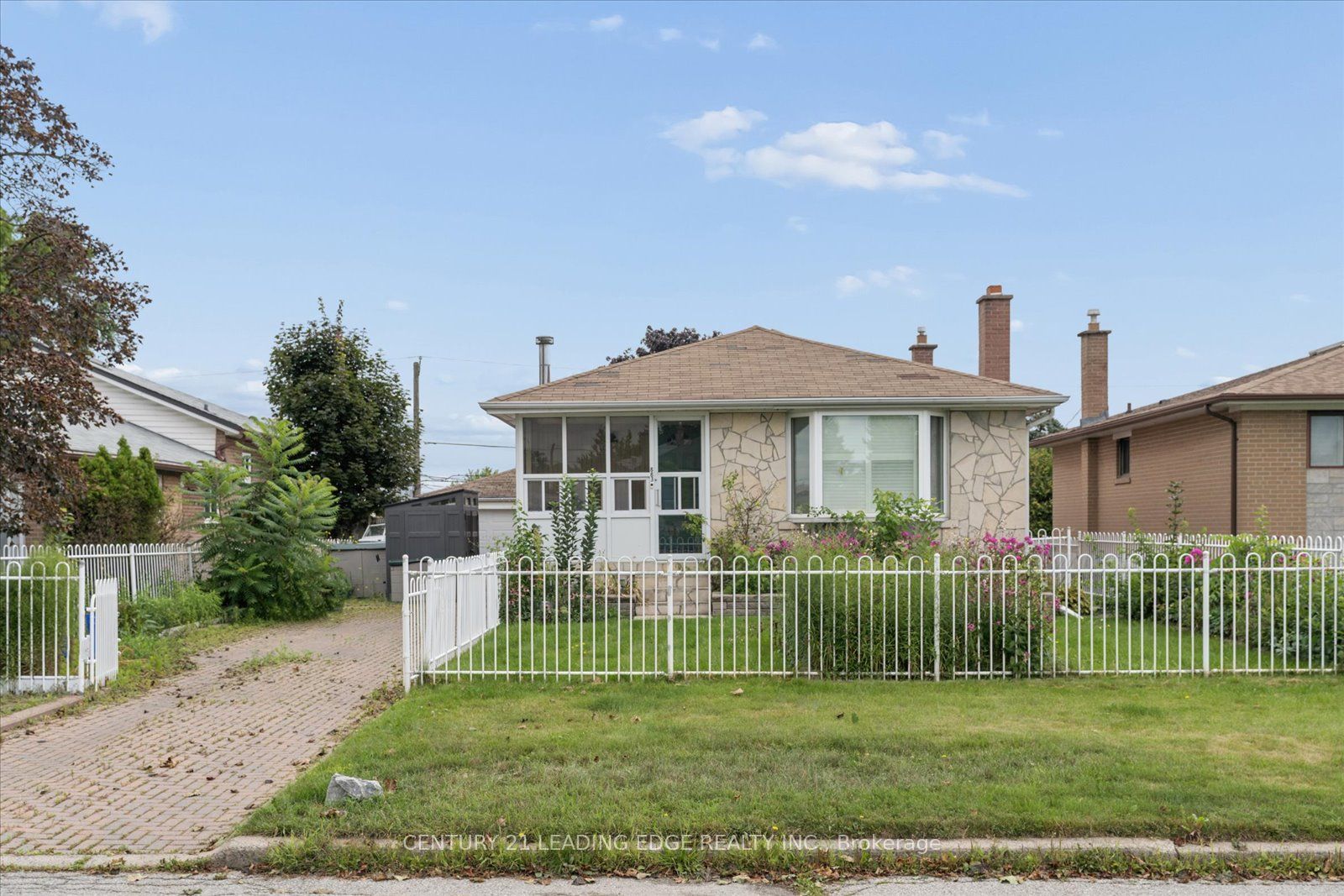 883 Antonio Street Basement, Pickering, ON L1W 1T4 photo 4