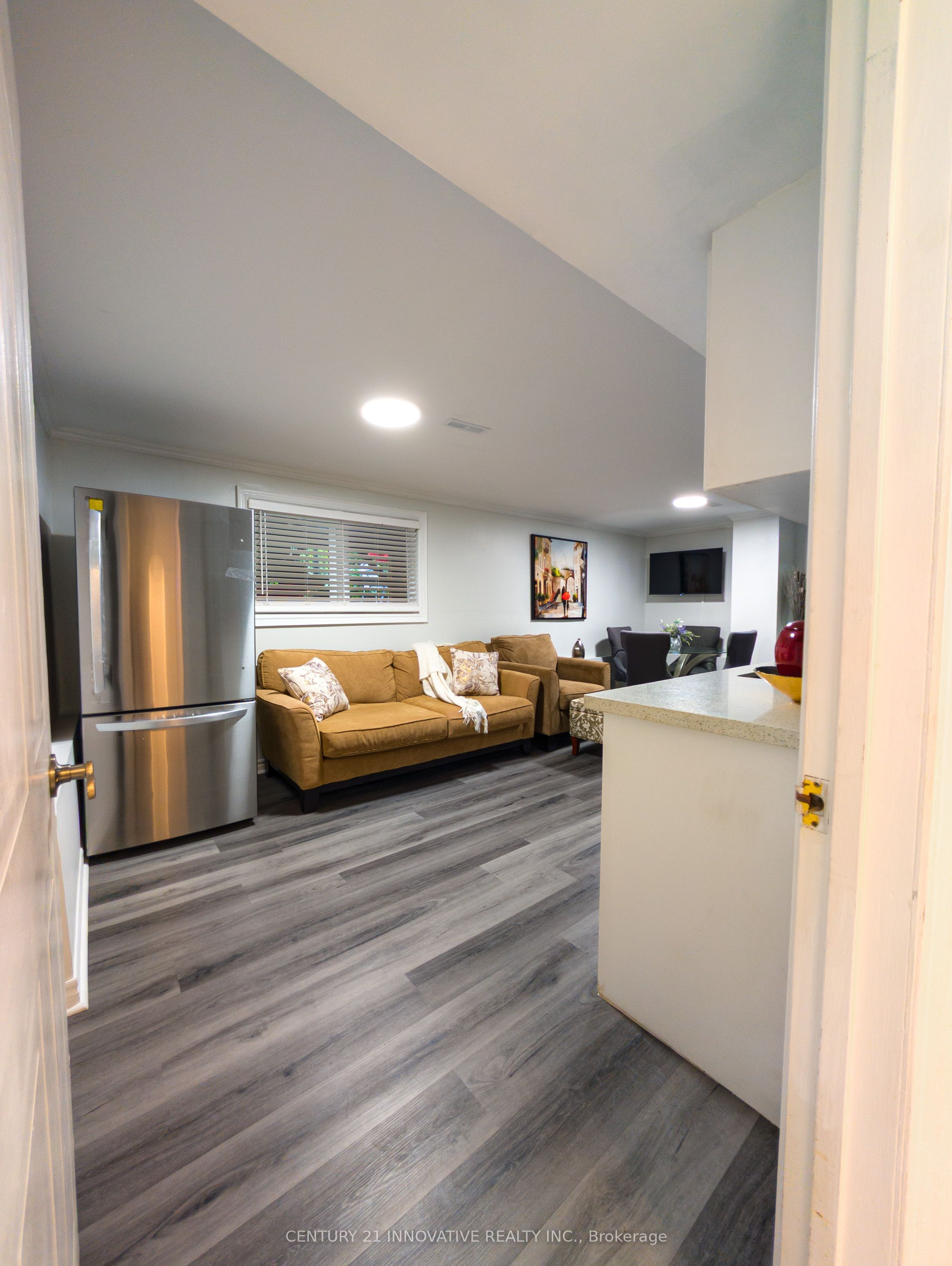 71 Cherry Blossom Crescent Bsmt, Clarington, ON L1E 1G6 photo 4