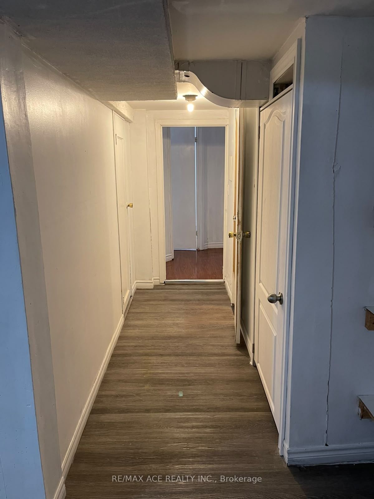 5 Danmary Road E Bsmt, Toronto, ON M1J 2P5 photo 4