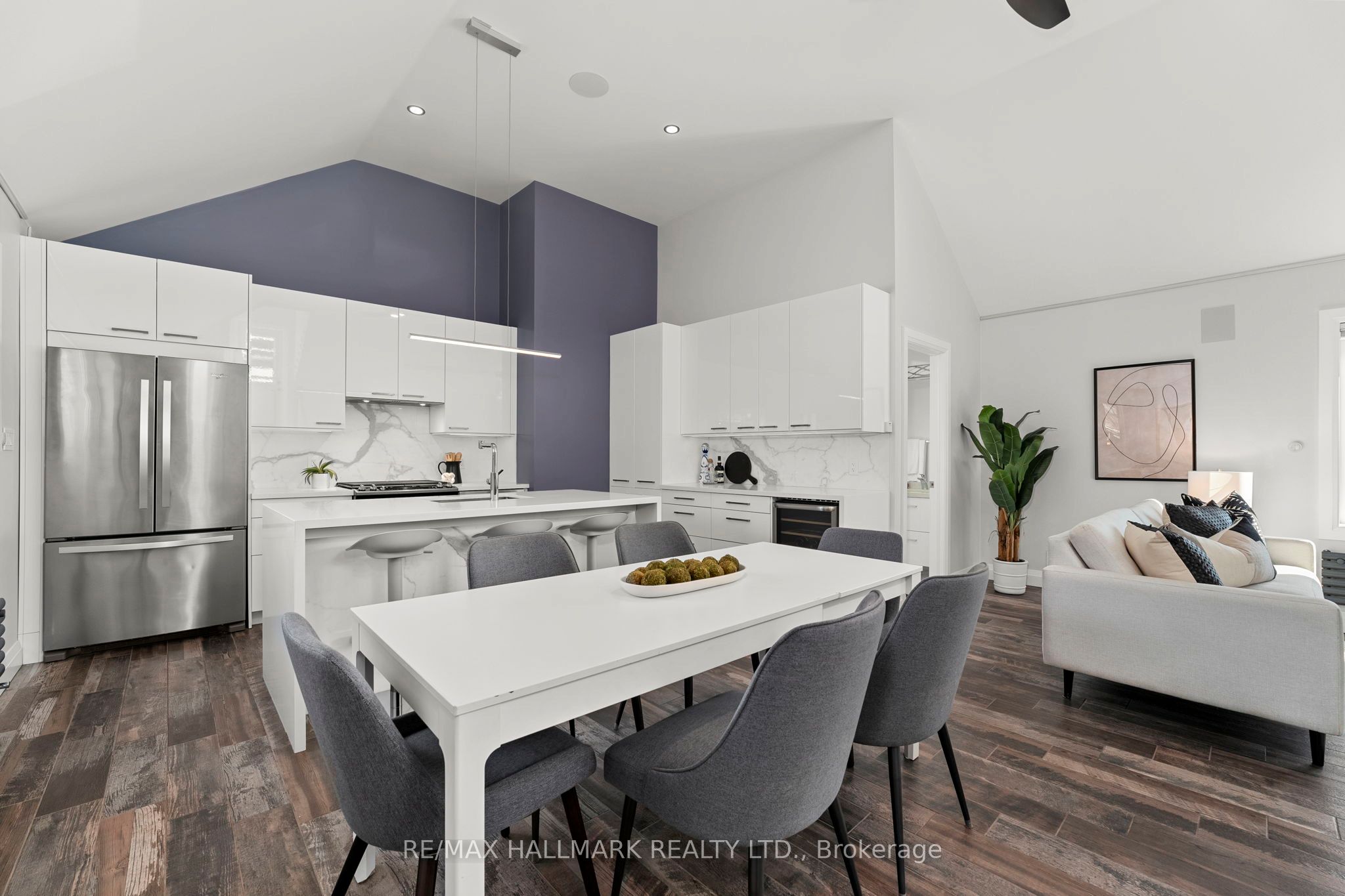 272 King Edward Avenue, Toronto, ON M4C 0A8 photo 2