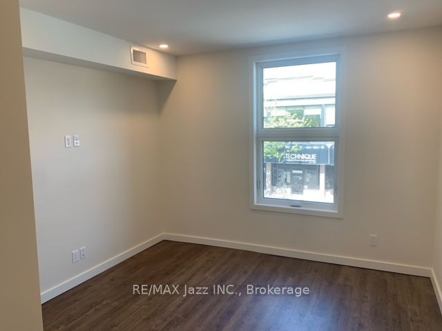 16 Simcoe Street S Upper, Oshawa, ON L1H 4G2 photo 3