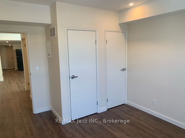 16 Simcoe Street S Upper, Oshawa, ON L1H 4G2 photo 4