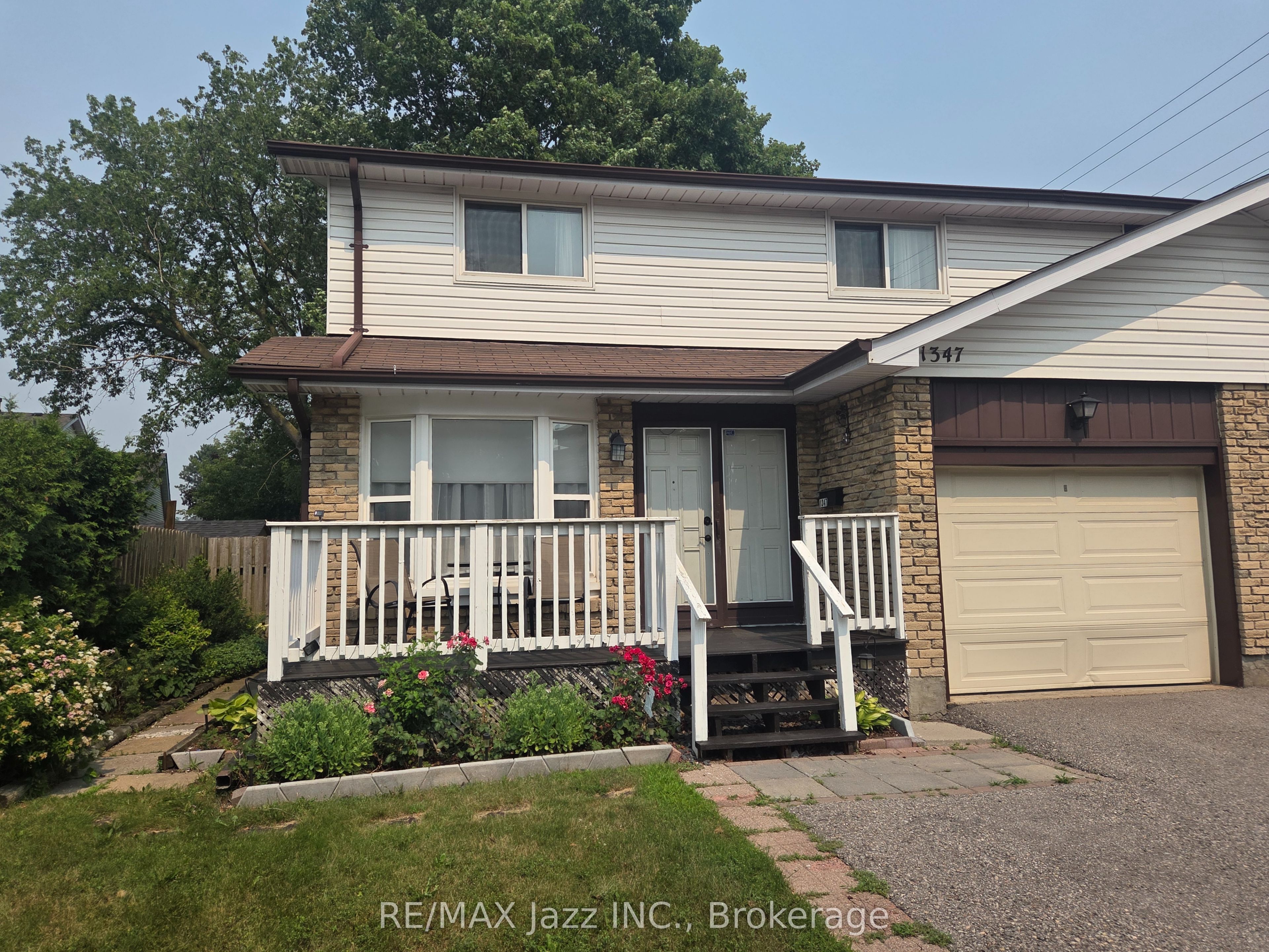 1347 Mary Street N, Oshawa, ON L1G 6T2