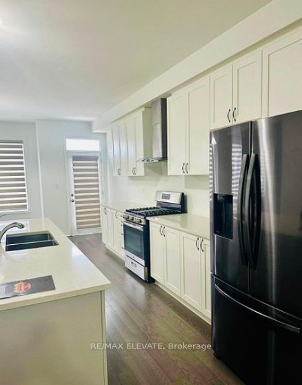 3109 Mulberry Lane, Pickering, ON L1X 0N9 photo 4