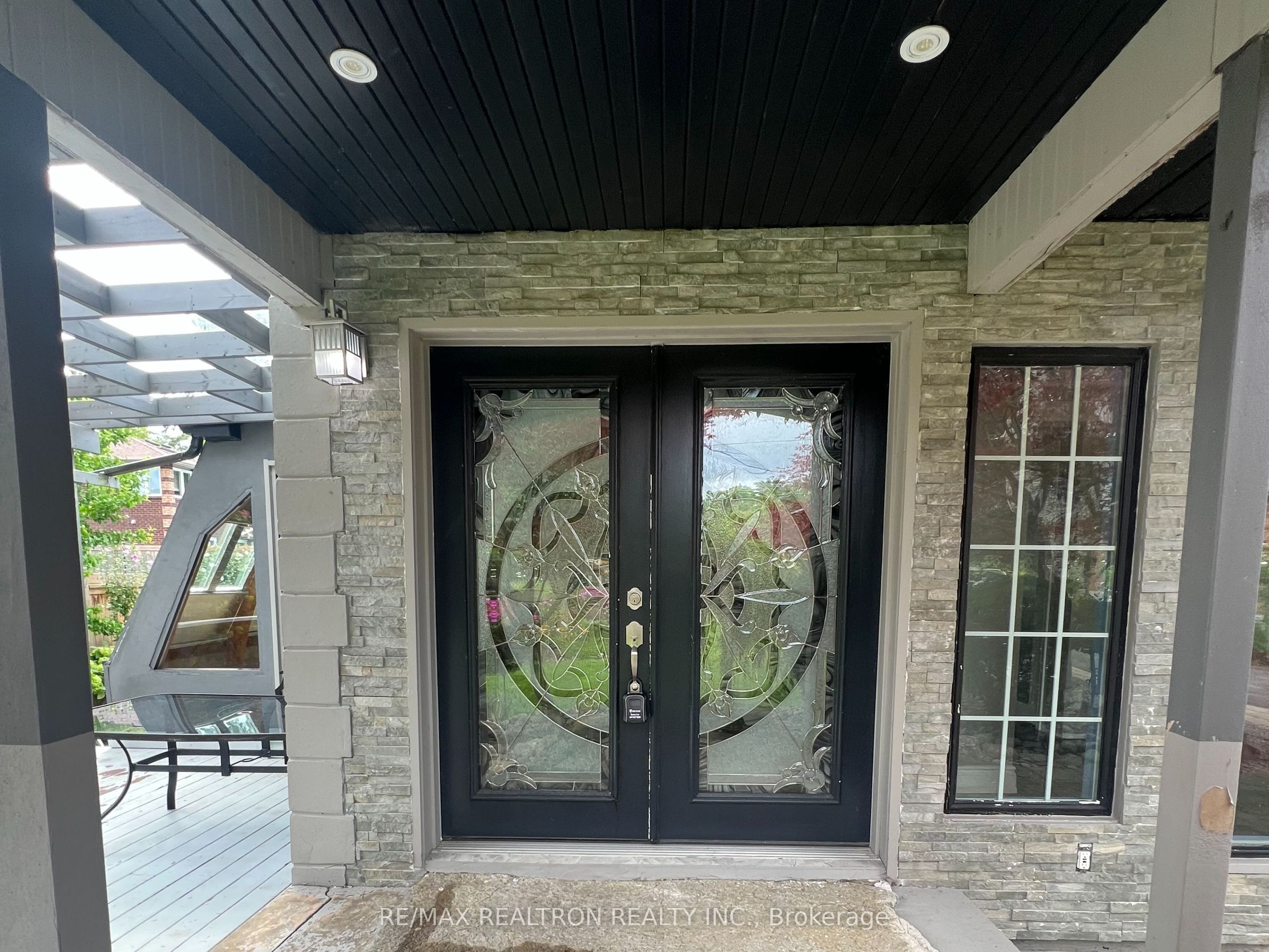 608 West Shore Boulevard, Pickering, ON L1W 2T8 photo 5