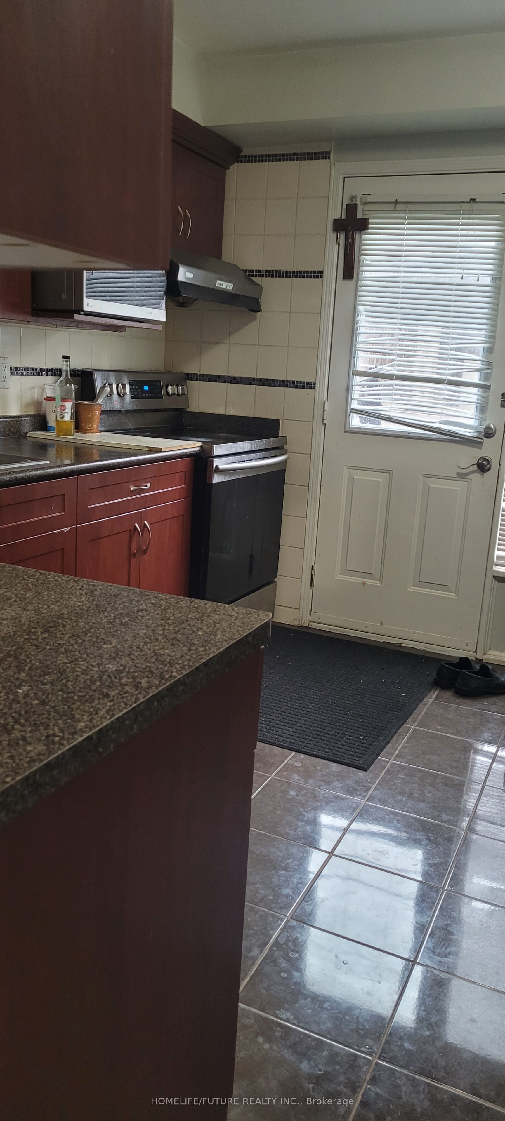 9474 Sheppard Avenue E, Toronto, ON M1B 5Z4 photo 3