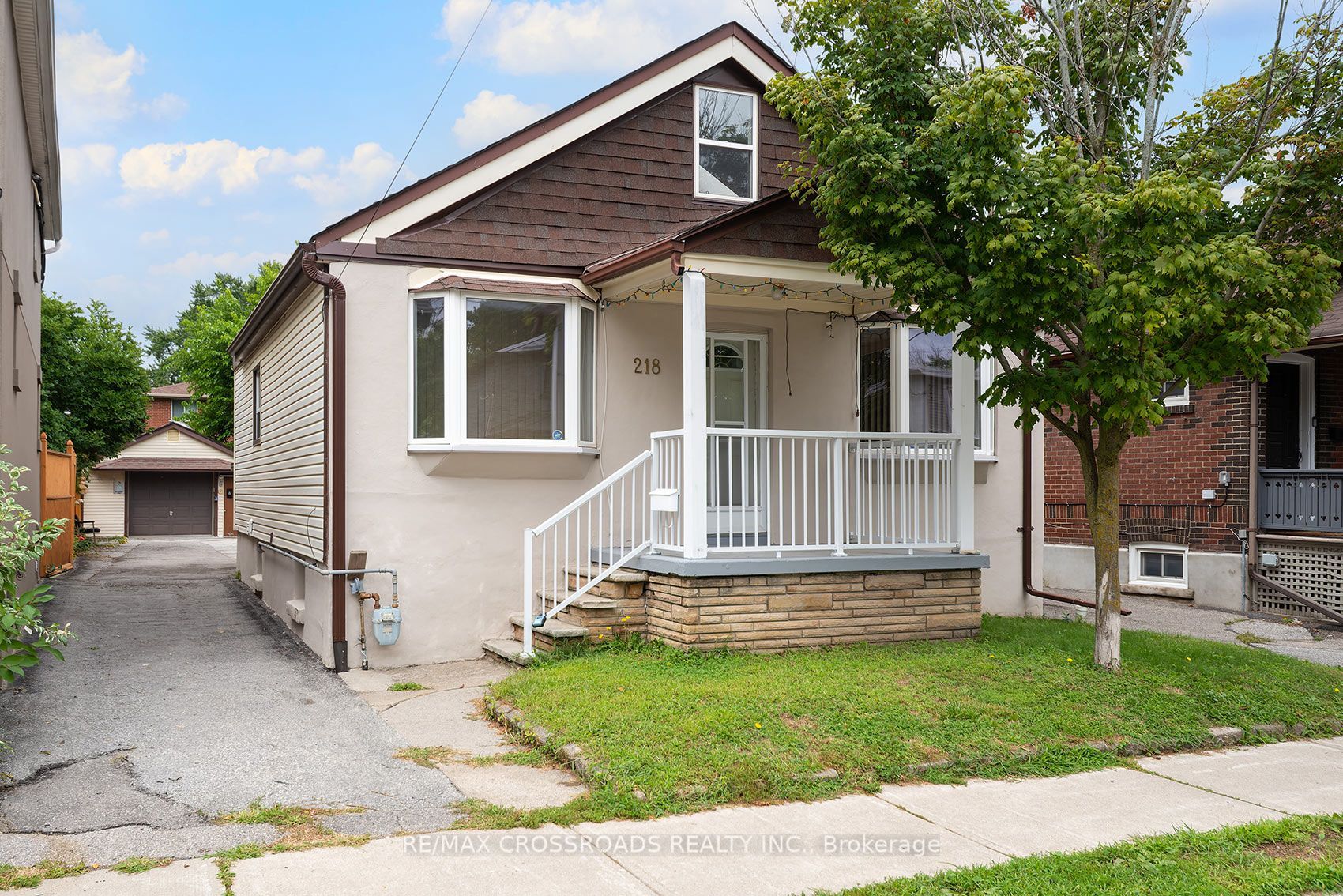 218 Gledhill Avenue, Toronto, ON M4C 5L1