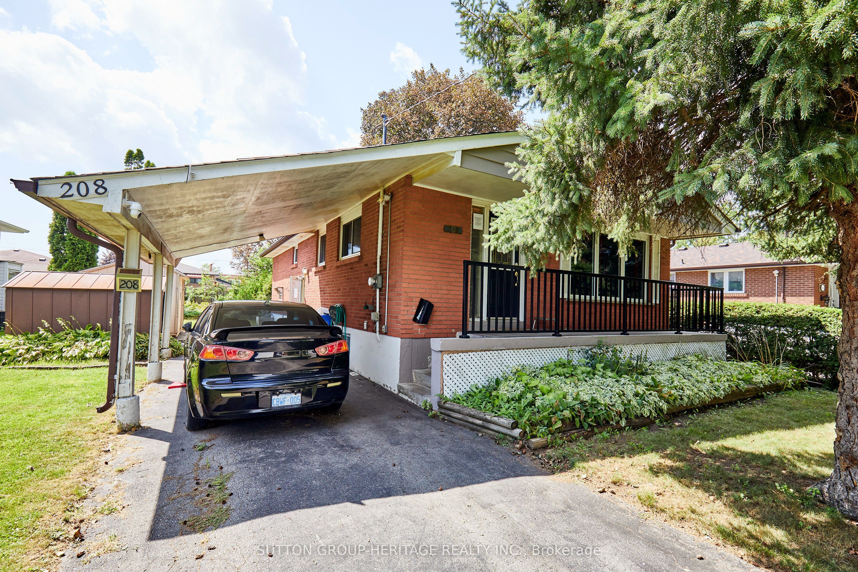 208 Farewell Street, Oshawa, ON L1H 6L7 photo 2