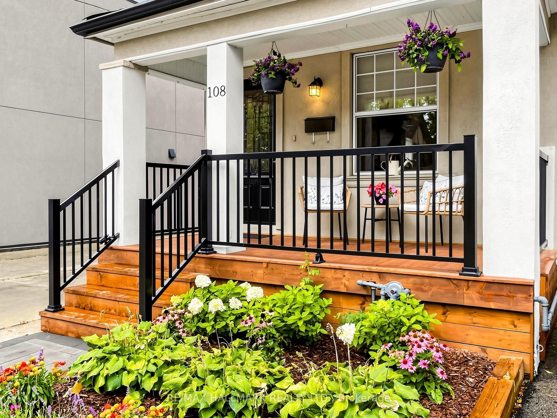 108 Knox Avenue, Toronto, ON M4L 2P2 photo 5