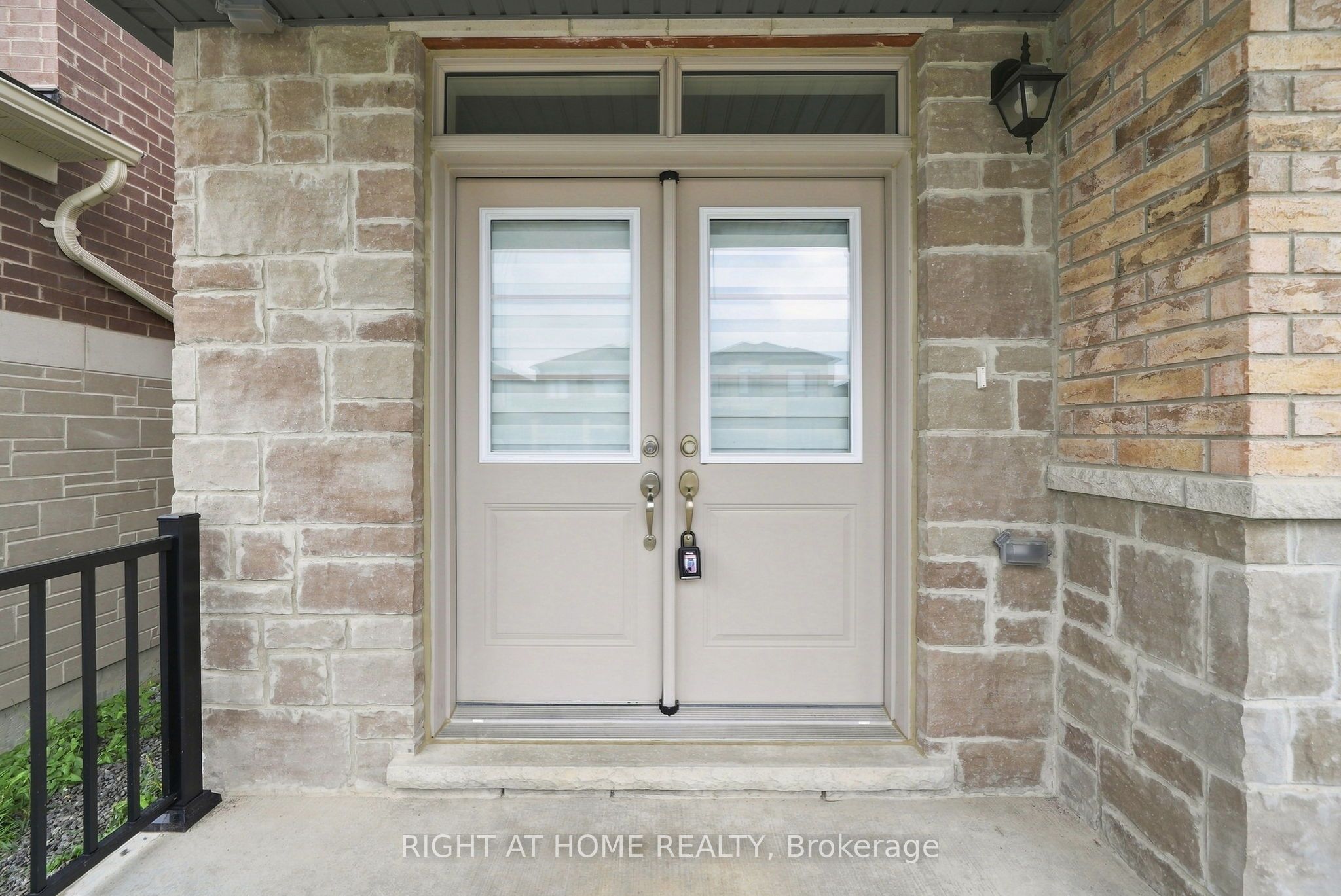 2136 Coppermine Street, Oshawa, ON L1L 0T1 photo 3
