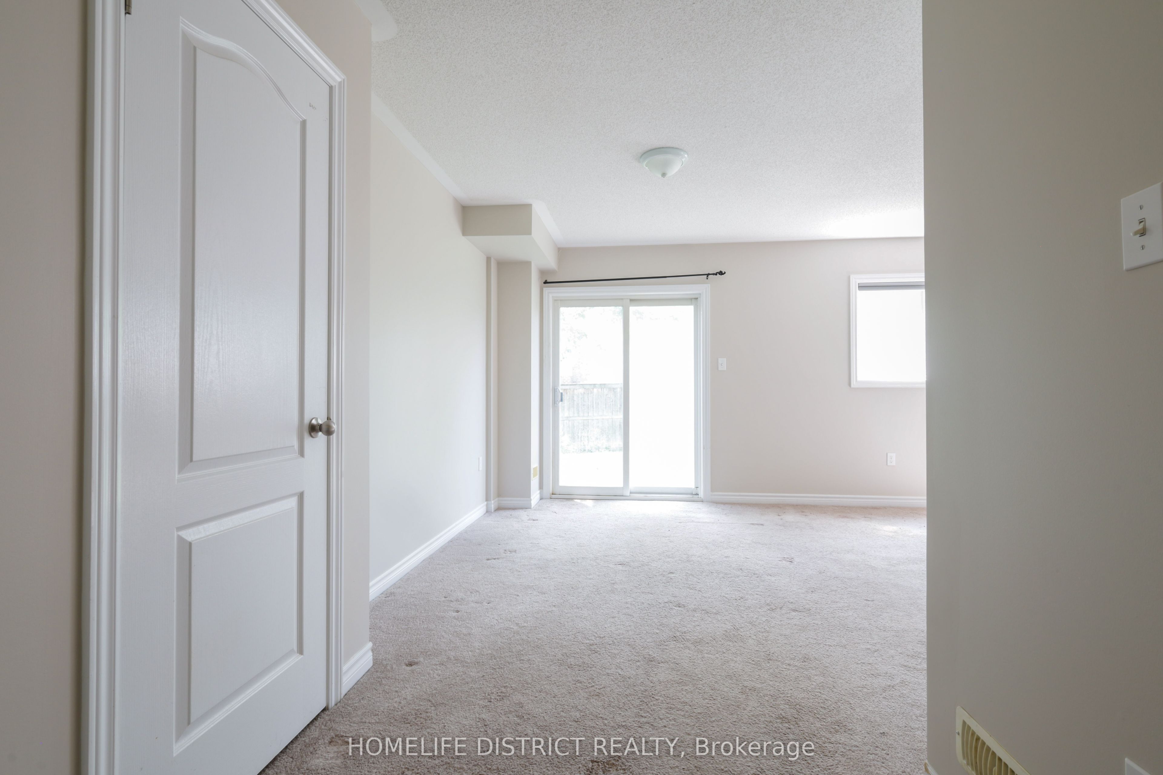 14 Katerson Lane, Clarington, ON L1E 0E9 photo 4