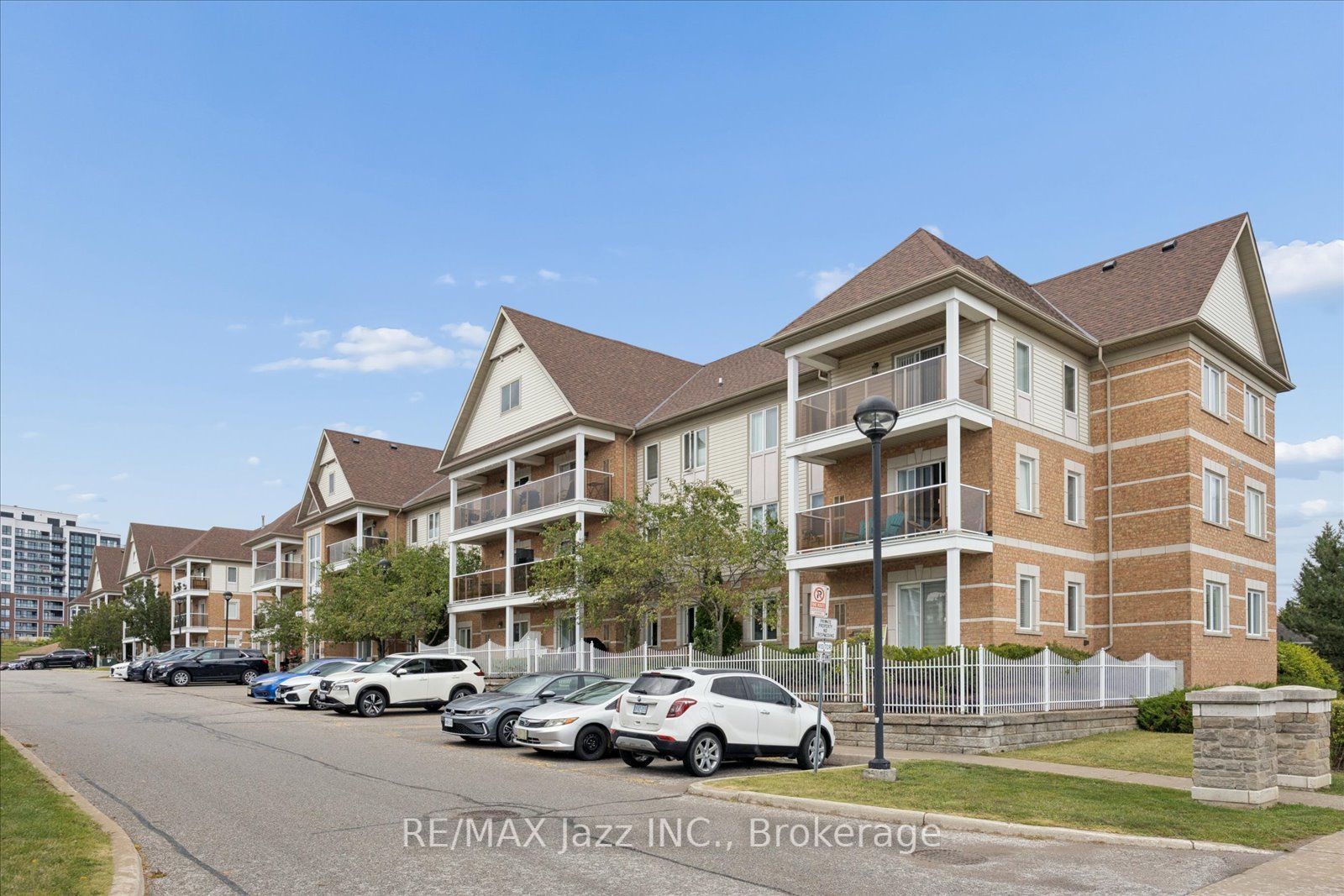 120 Aspen Springs Drive 204, Clarington, ON L1C 0G7