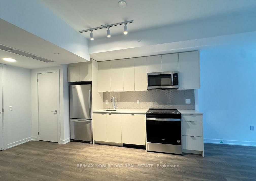 1614 Charles Street 337 D, Whitby, ON L1N 1B9 photo 3