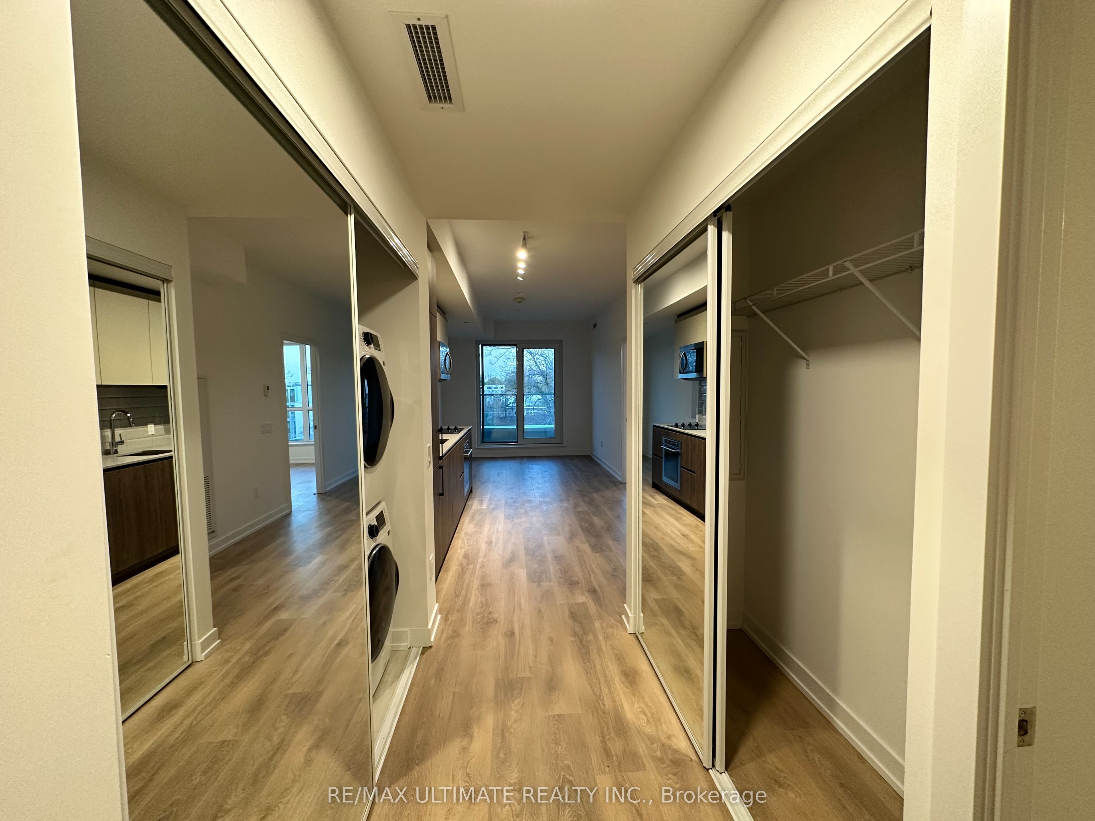 150 Logan Avenue 442, Toronto, ON M4M 0E4 photo 2