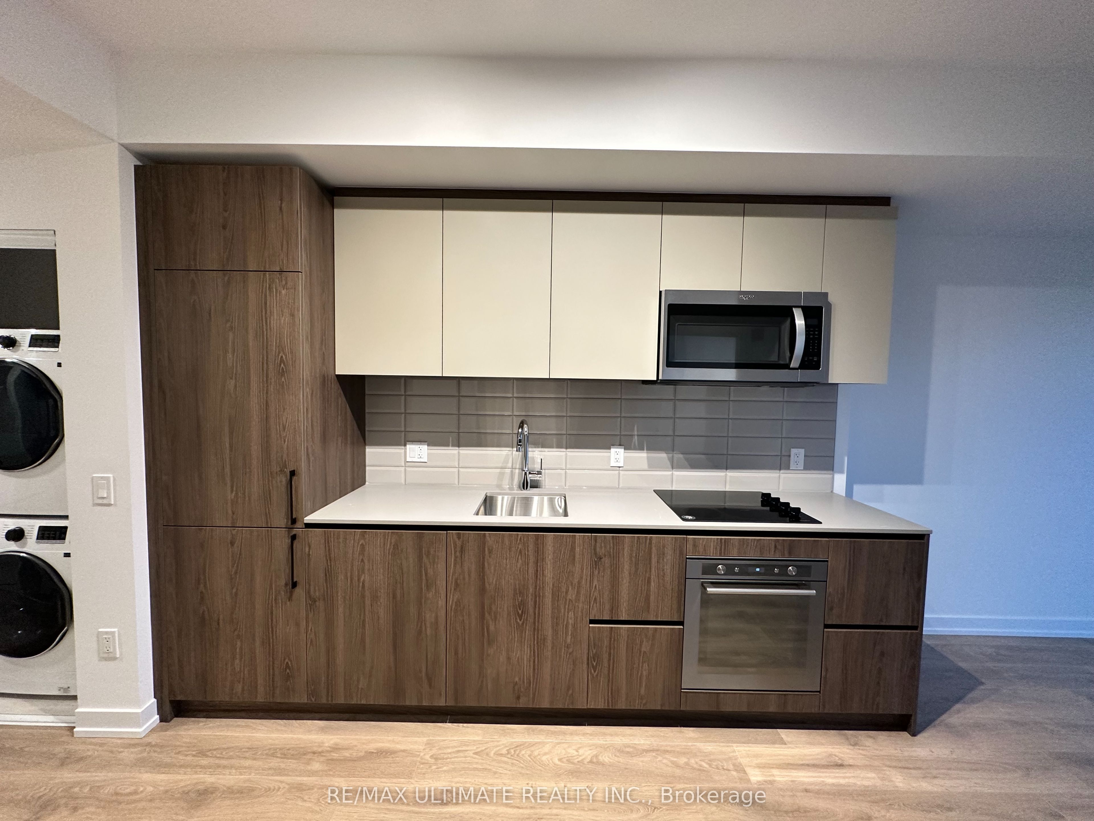 150 Logan Avenue 442, Toronto, ON M4M 0E4 photo 4