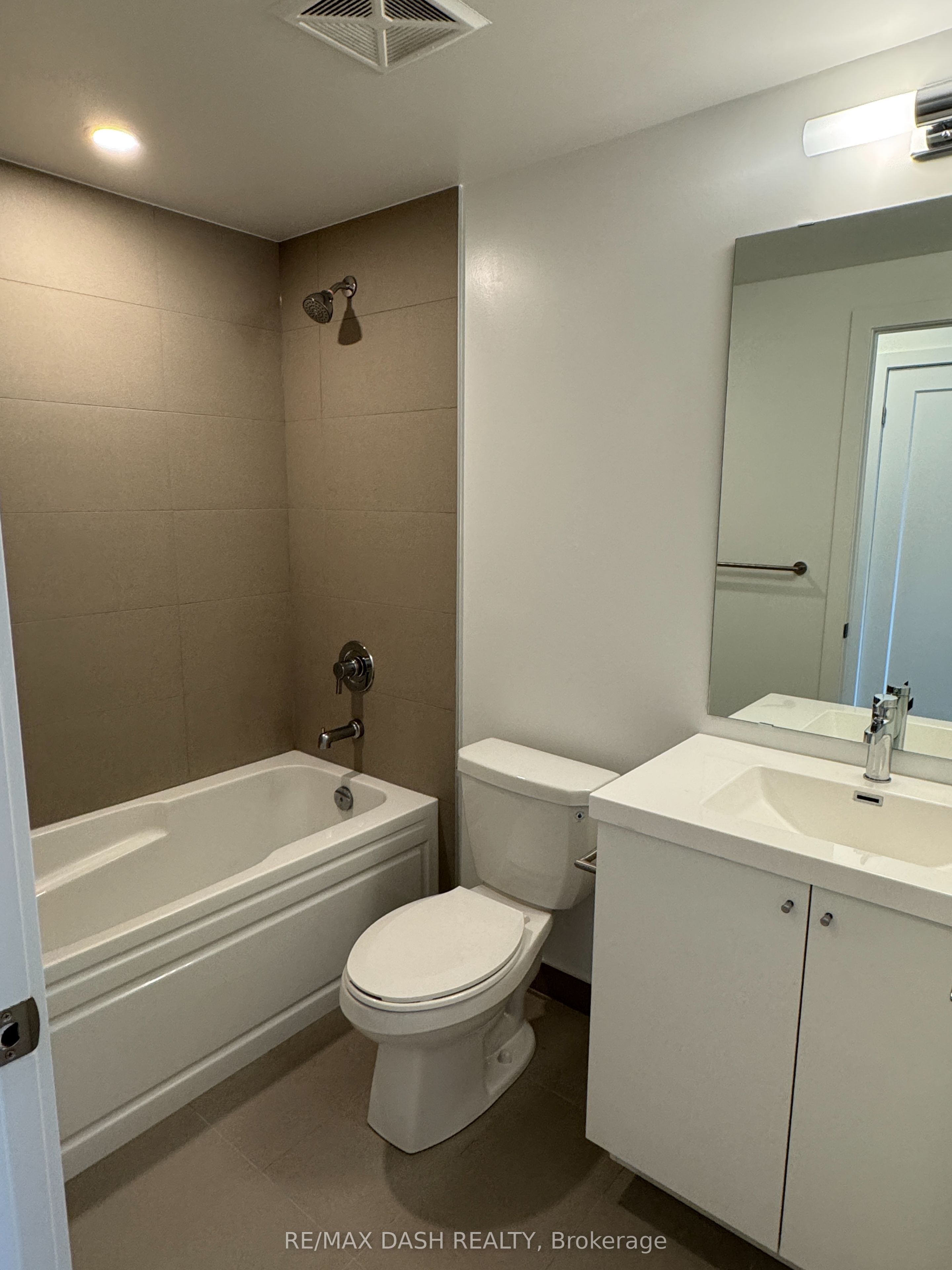 2545 Simcoe Street N 736, Oshawa, ON L1L 0W3 photo 4