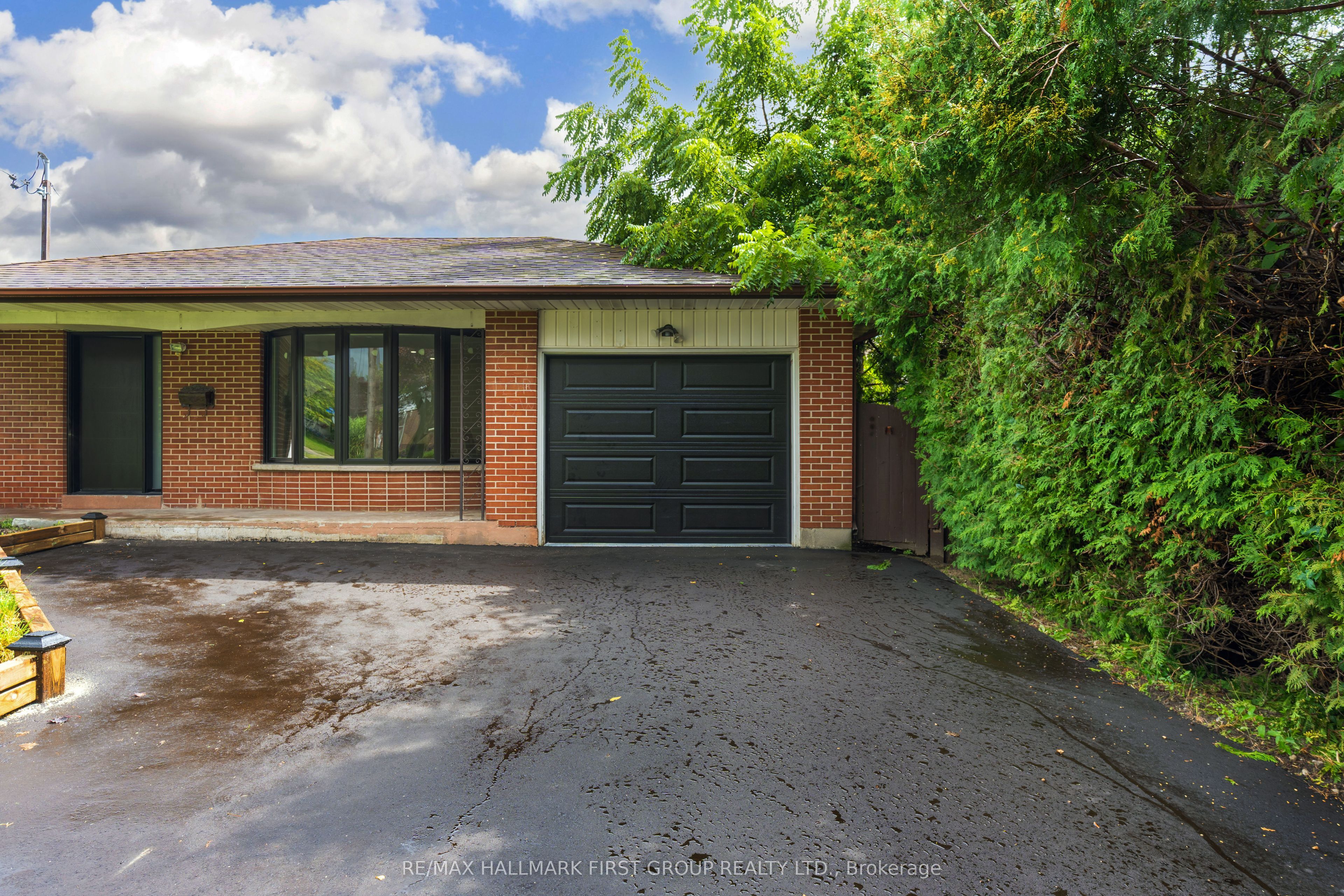 969 Applegrove Avenue, Oshawa, ON L1H 1S5 photo 4