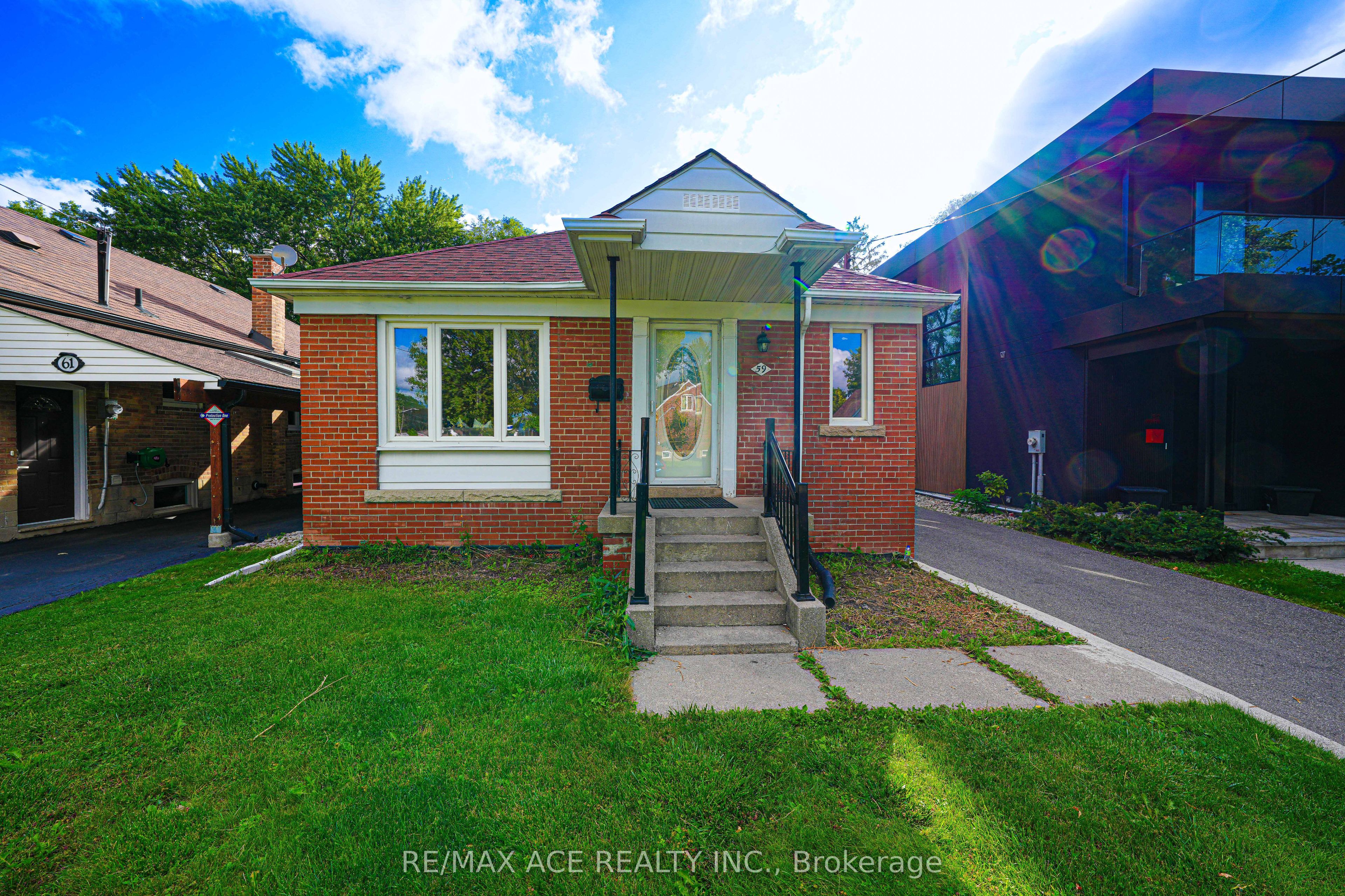 59 Lilian Drive, Toronto, ON M1R 3W4