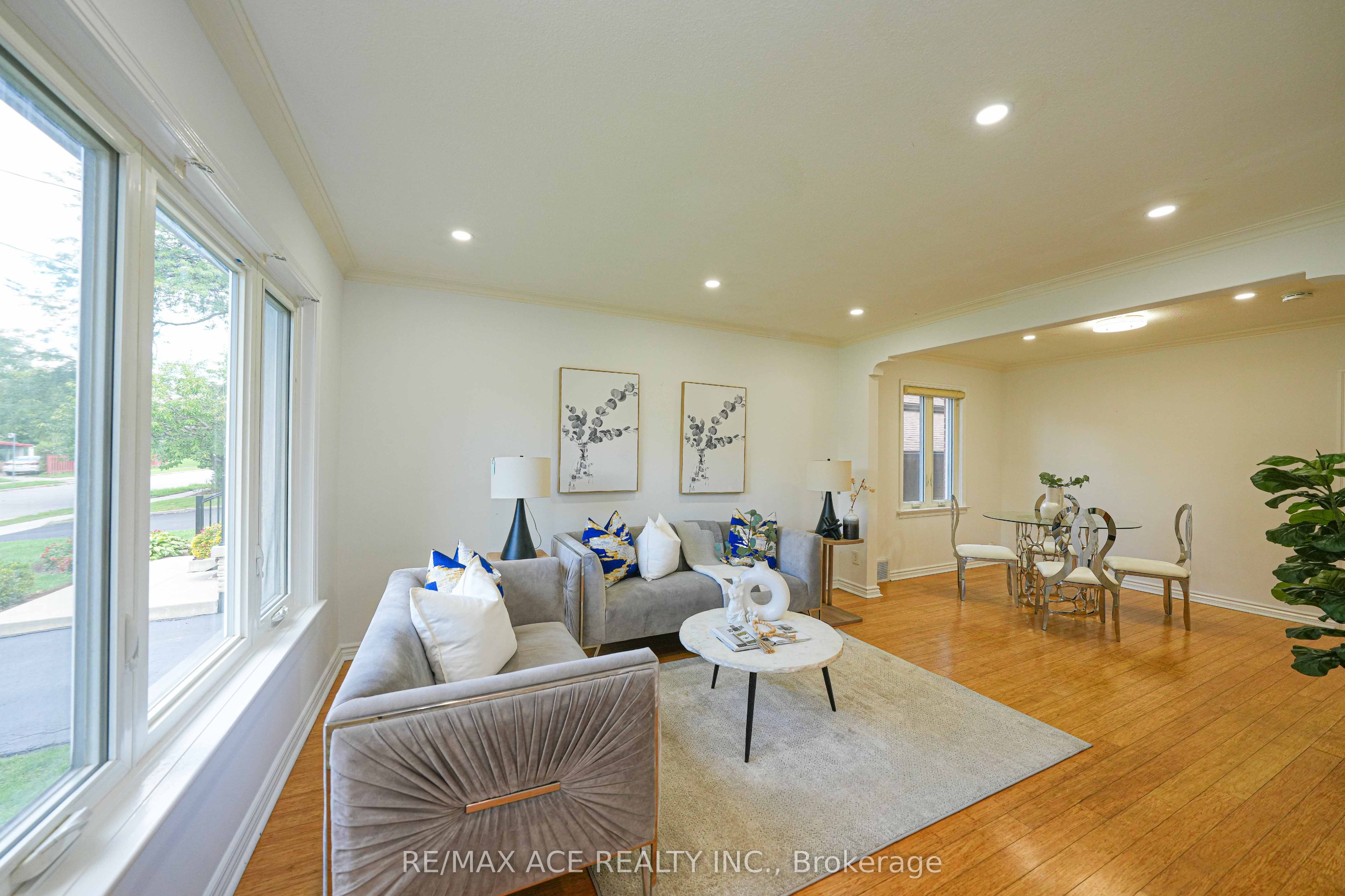 59 Lilian Drive, Toronto, ON M1R 3W4 photo 2