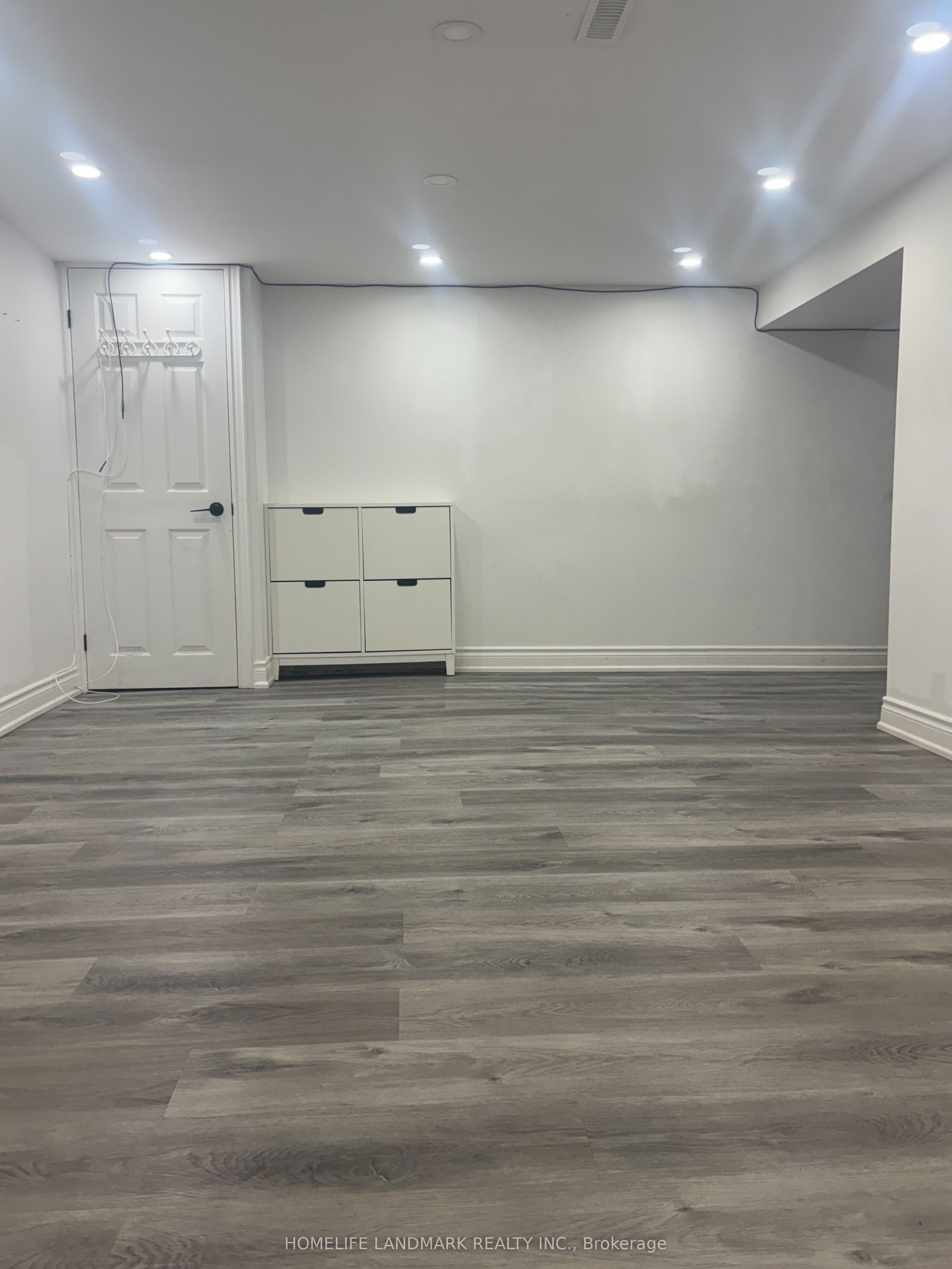 45 Southlawn Drive, Toronto, ON M1S 1H9 photo 3