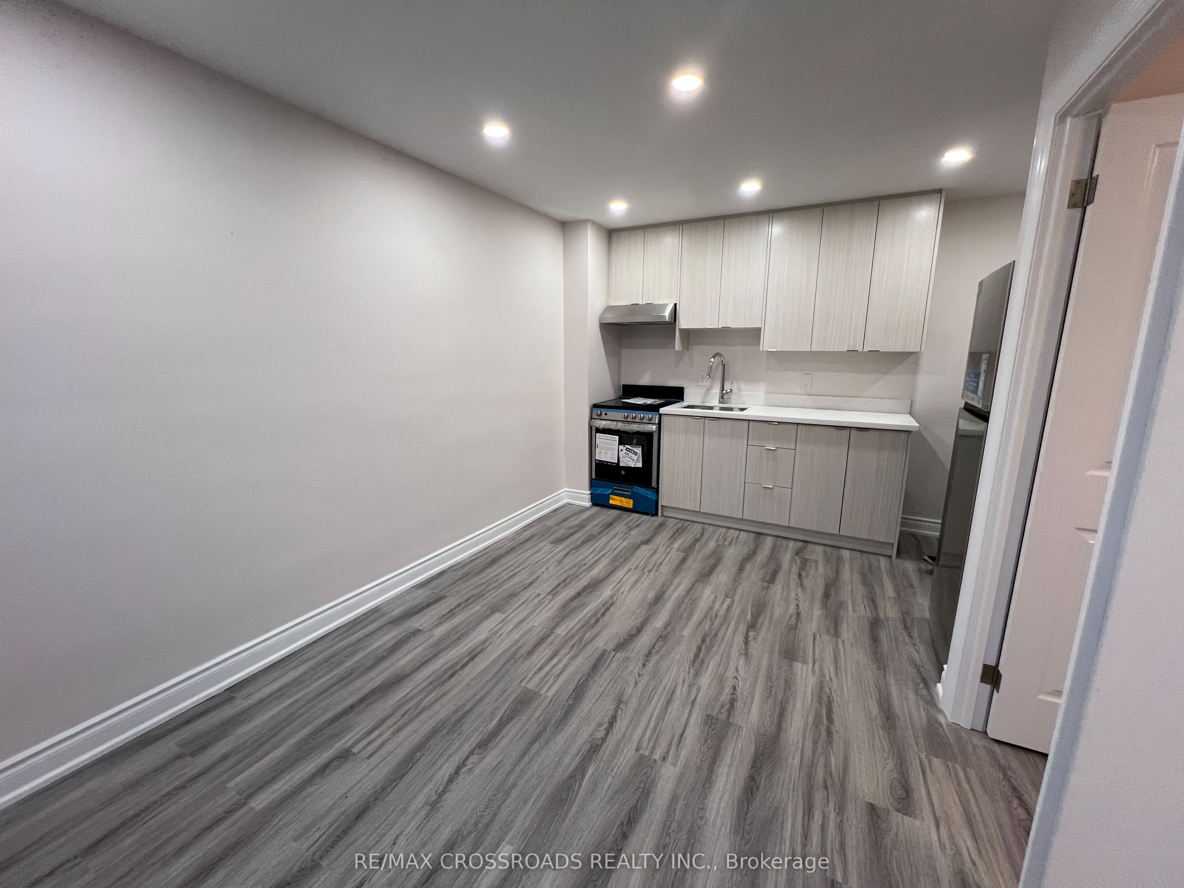 1324B GERRARD Street E APT 1, Toronto, ON M4L 1Z1 photo 4