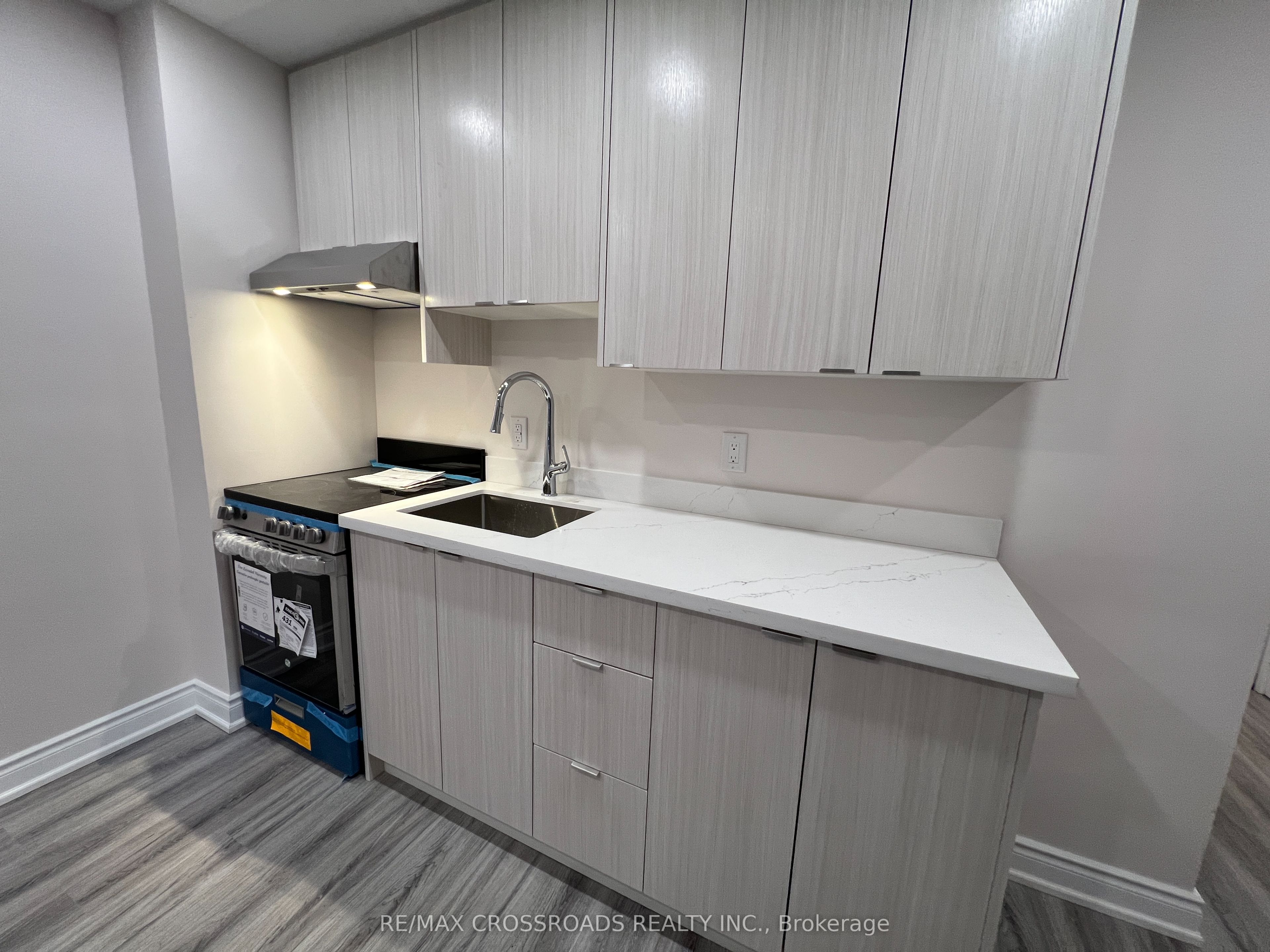 1324B GERRARD Street E APT 1, Toronto, ON M4L 1Z1 photo 5