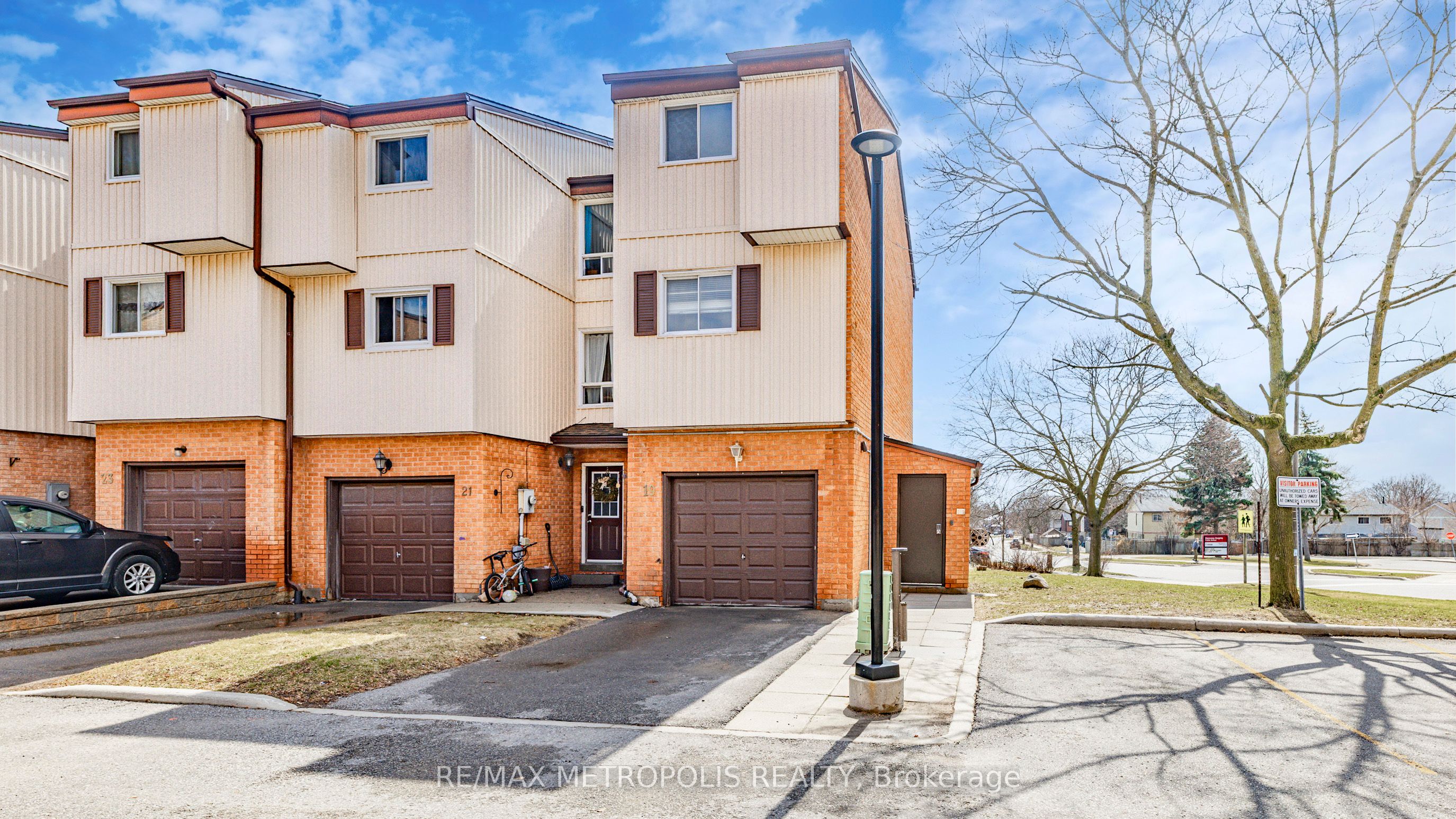 601 Galahad Drive 19, Oshawa, ON L1K 1L9 photo 3
