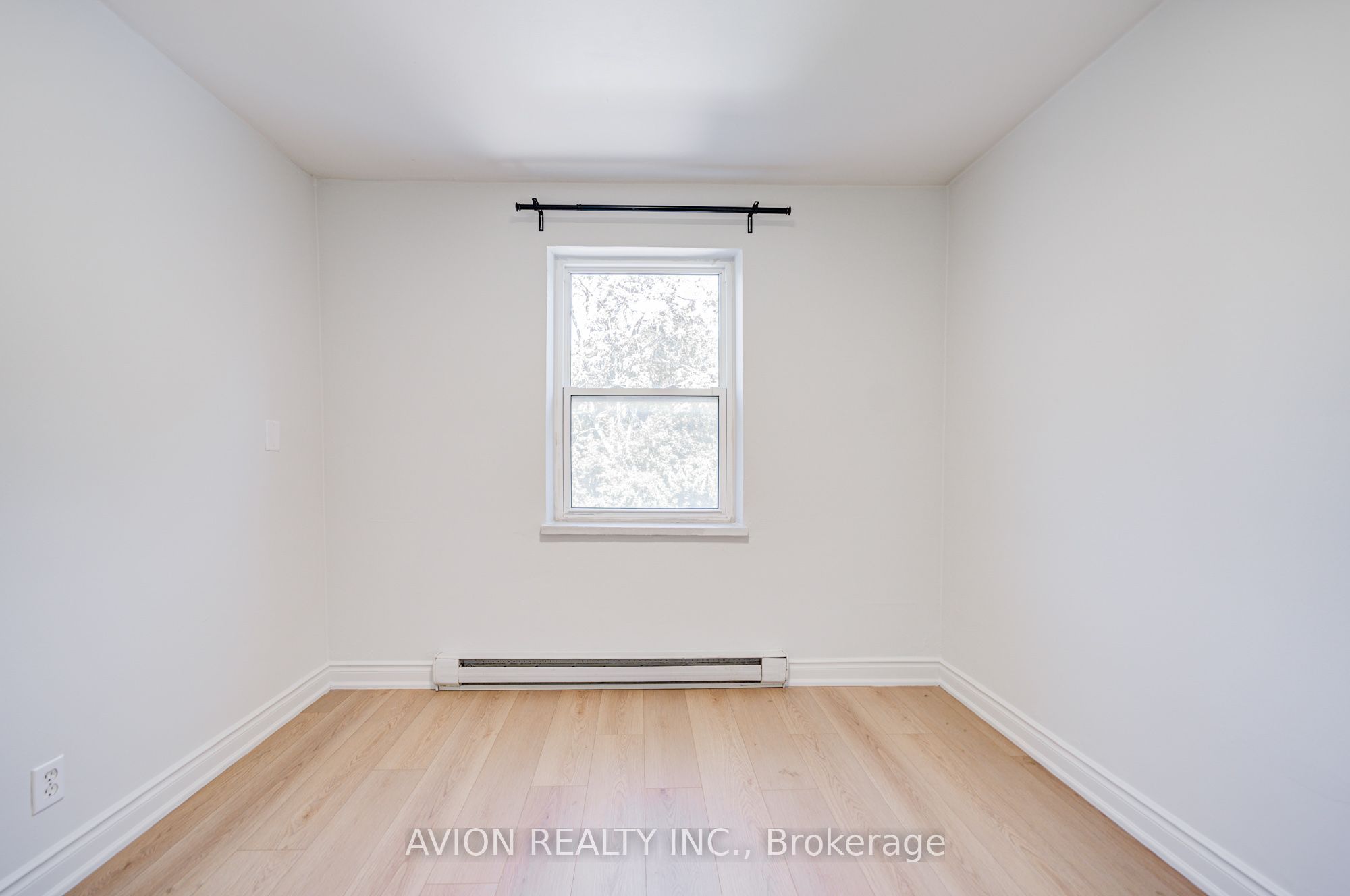 882 Broadview Avenue Unit 6, Toronto, ON M4K 2R1 photo 5