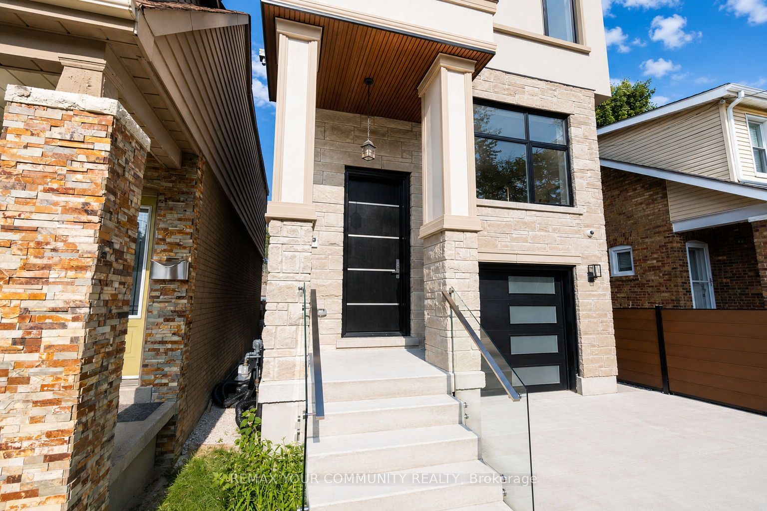 49 Wayland Avenue, Toronto, ON M4E 3C8 photo 4