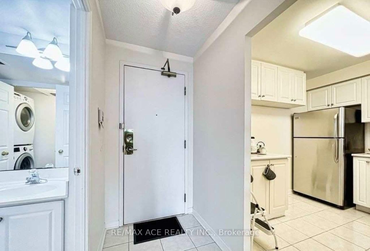 5001 Finch Avenue E 1501, Toronto, ON M1S 5J9 photo 4