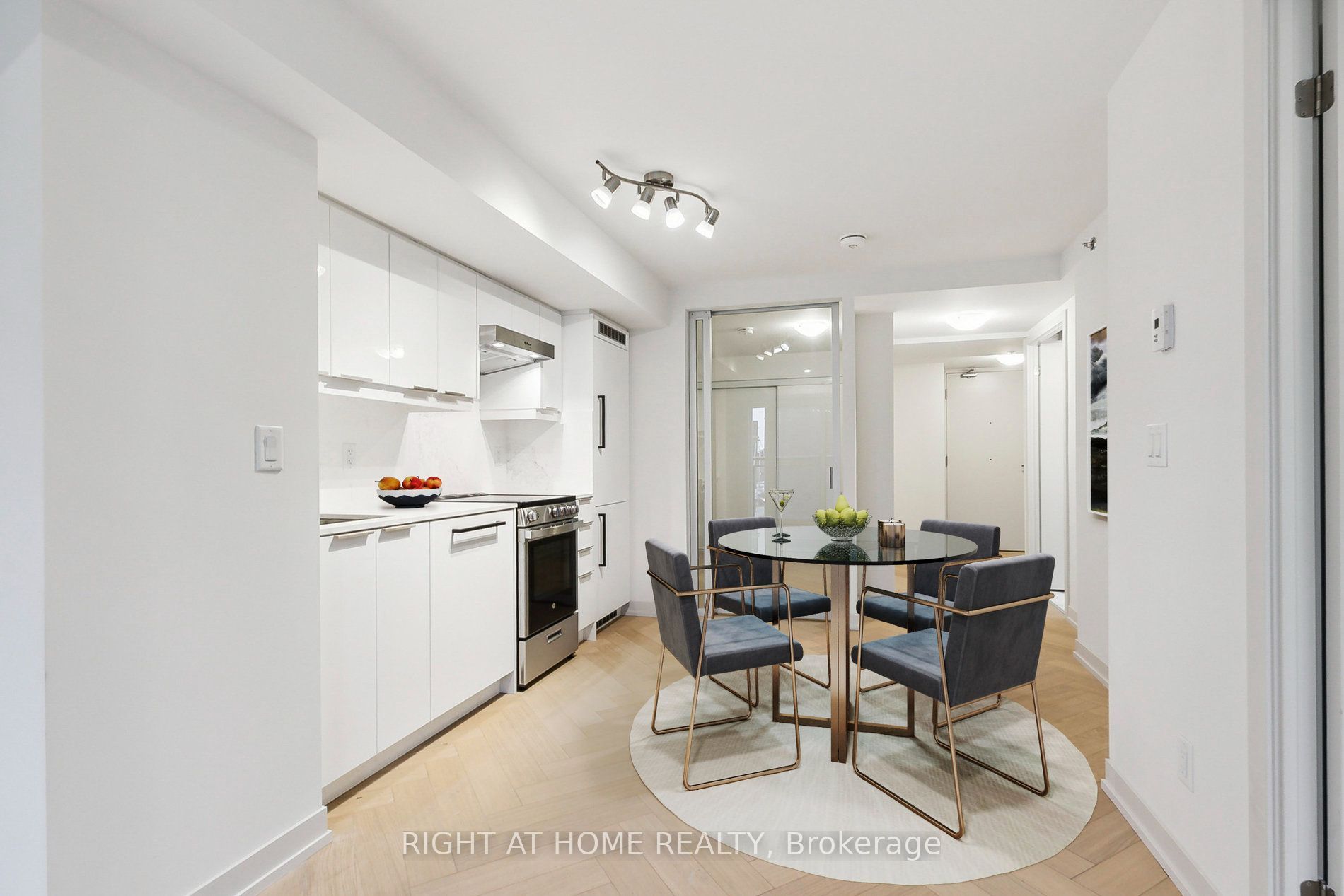 90 Glen Everest Road 114, Toronto, ON M4W 2V6 photo 3